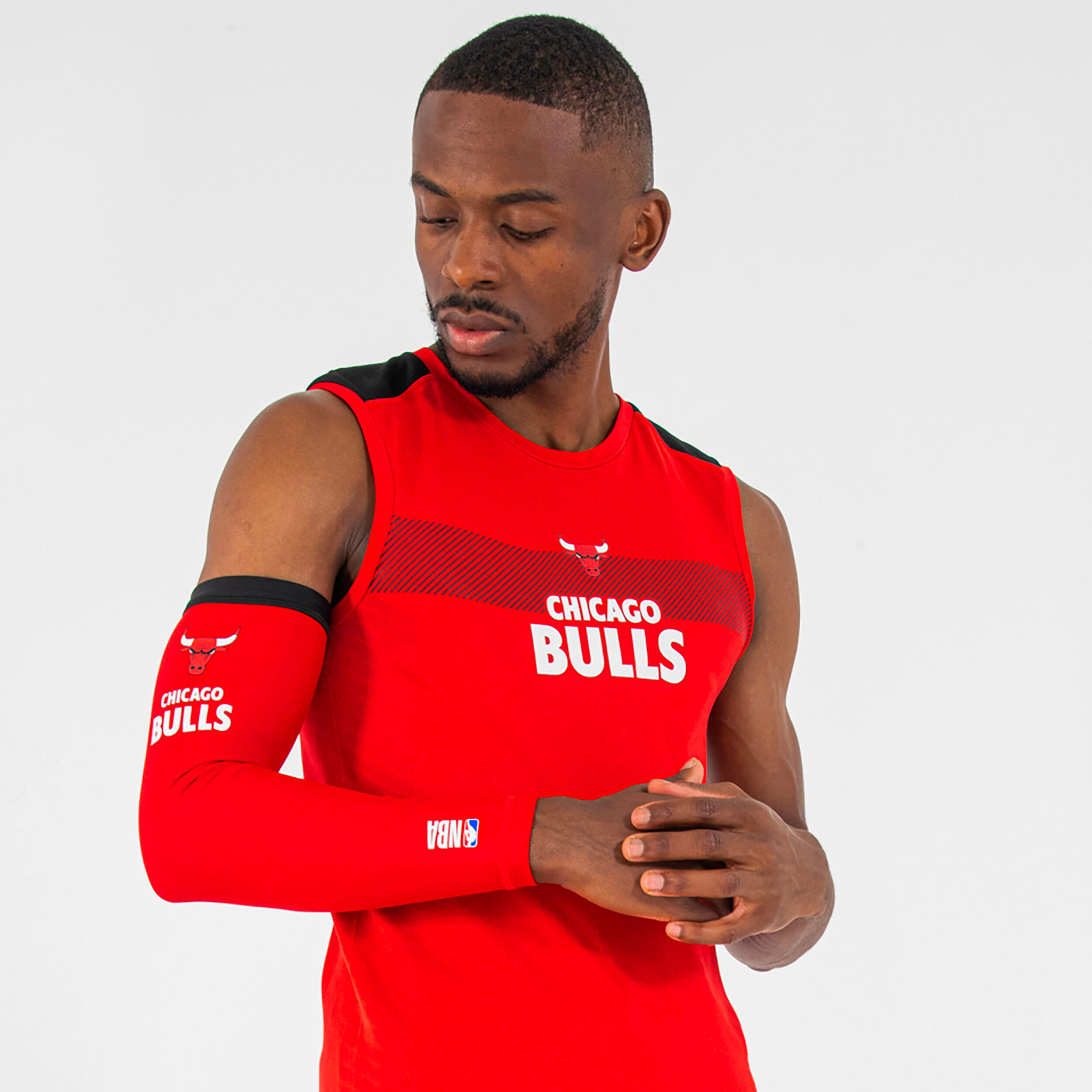 TARMAK Adult Basketball Sleeve E500 - NBA Chicago Bulls/Red
