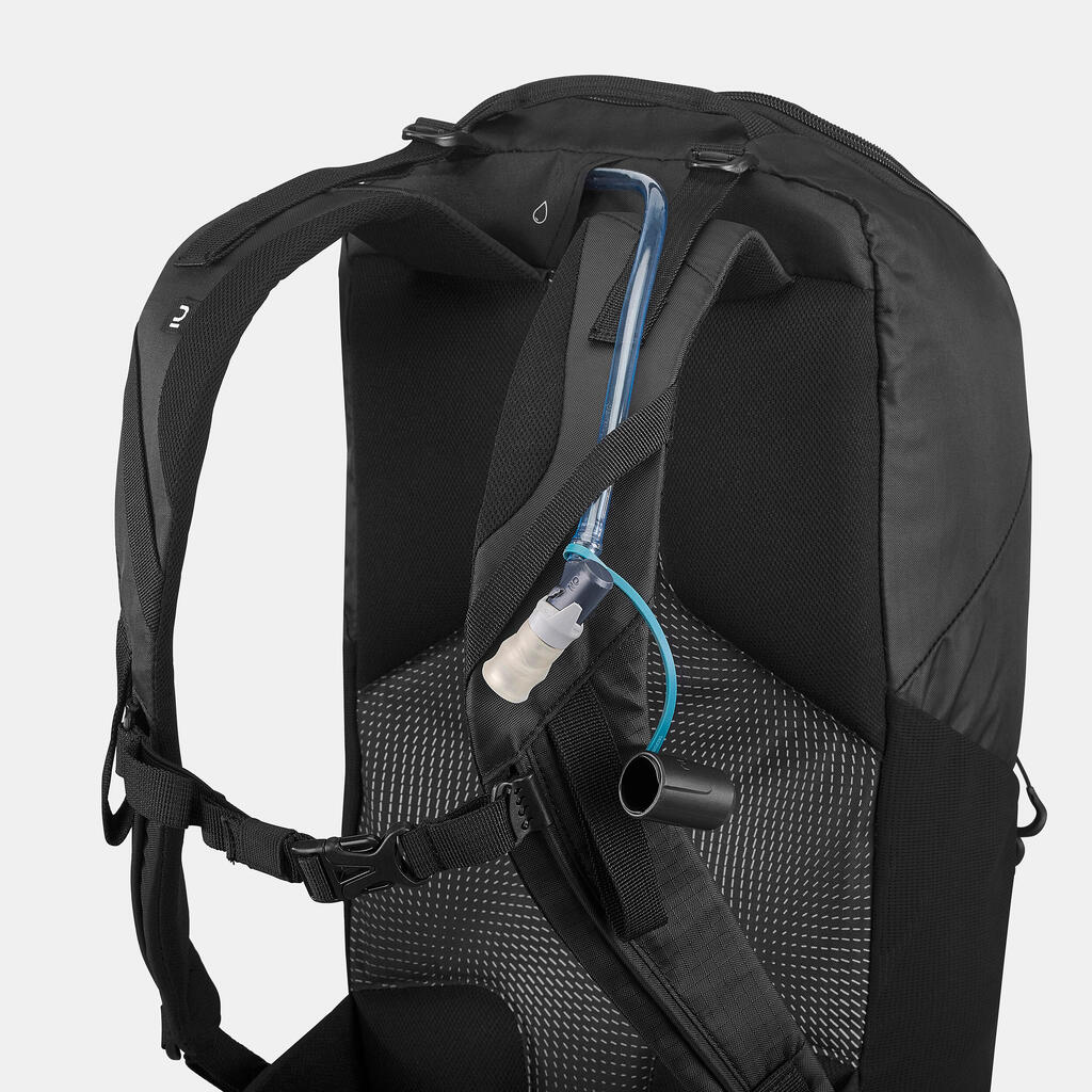 Ranac za planinarenje MH100 zapremine 20 L - crni