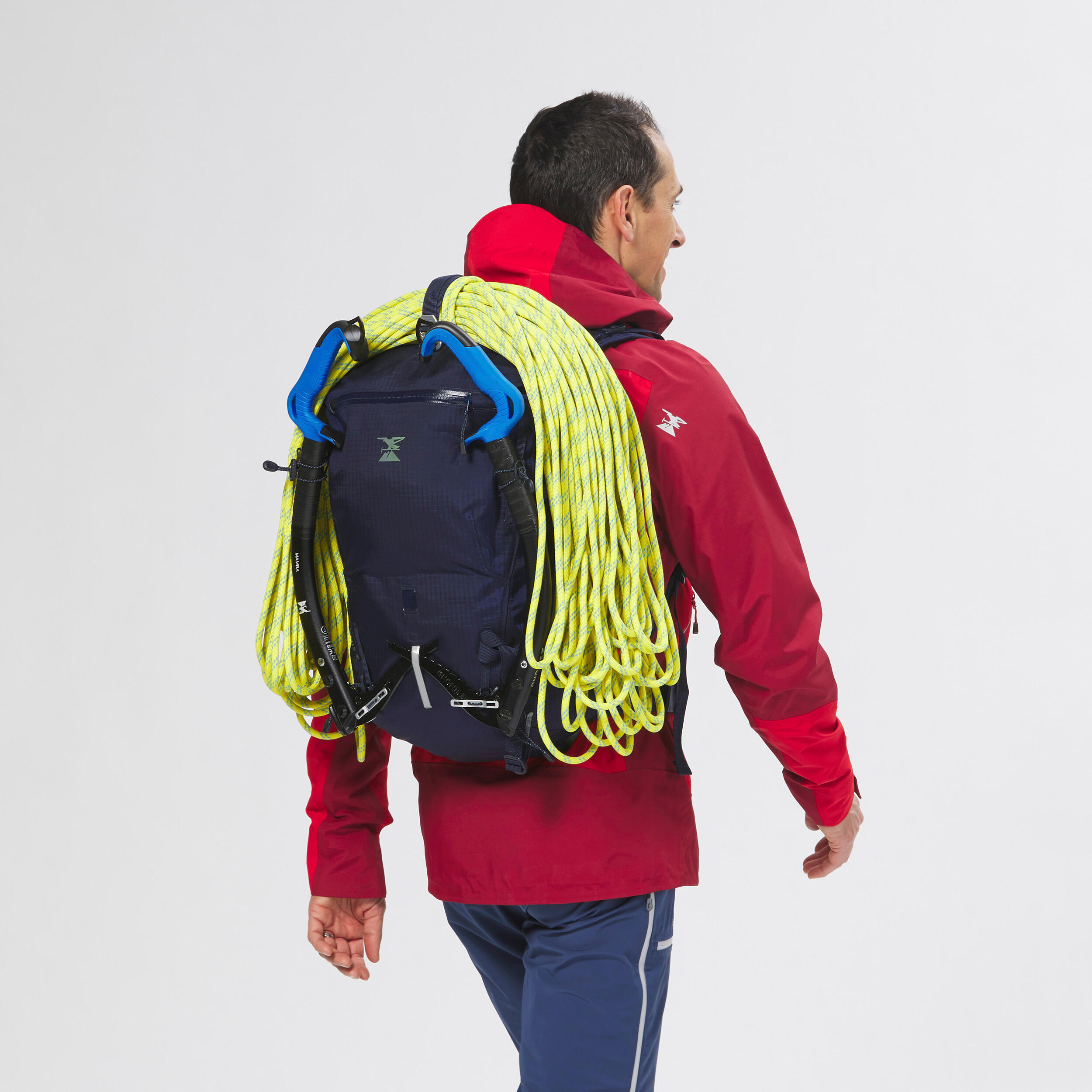 Mochila de montana y alpinismo 30L impermeable Simond Ice 30 Decathlon