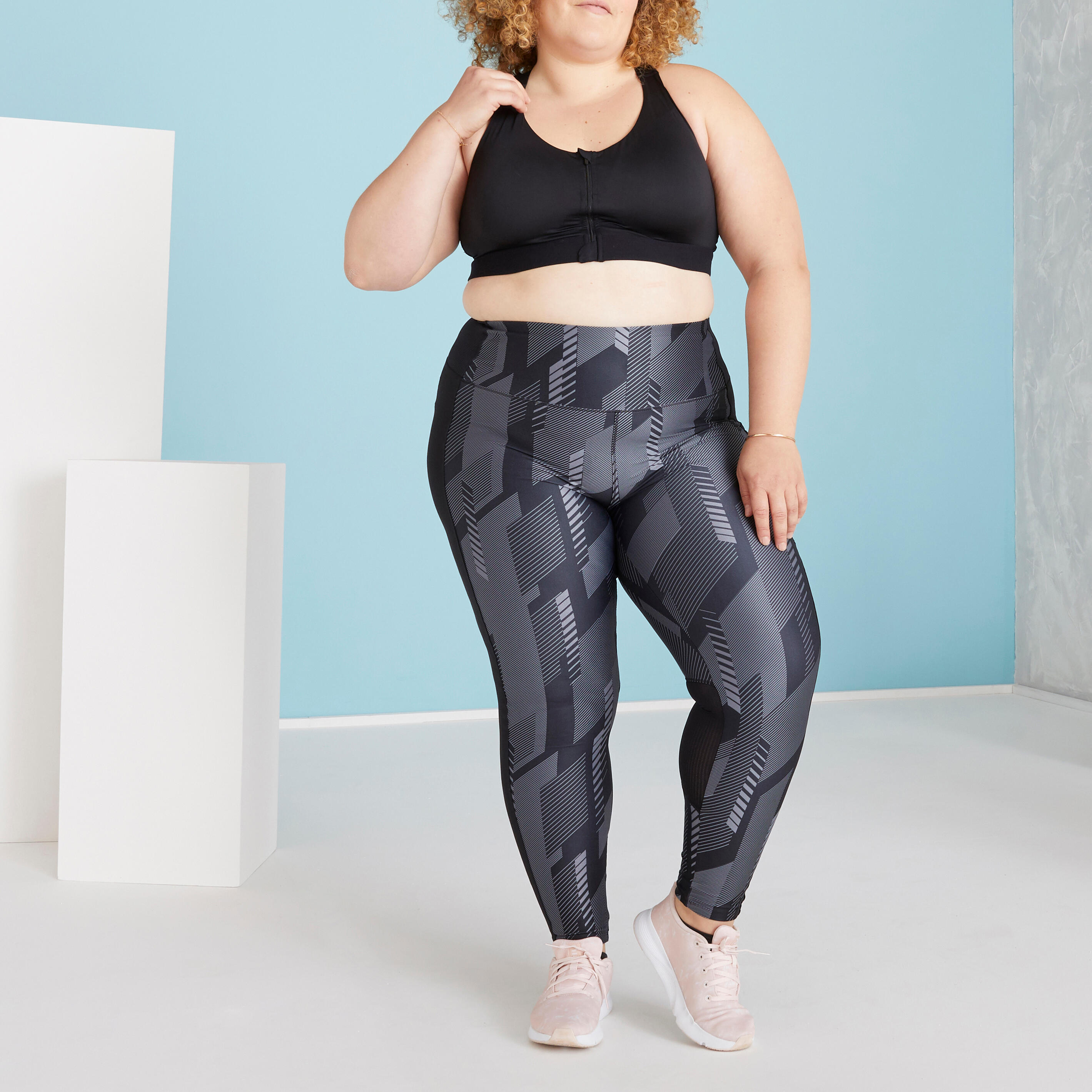 High-Support Sports Bra - 920 Black 2/5