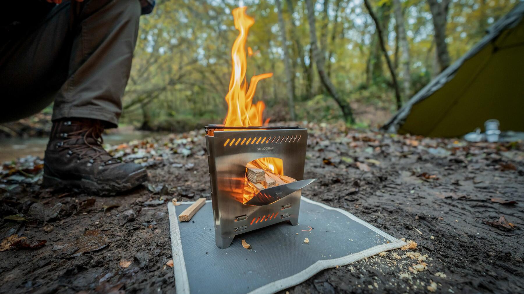 Mit unserer Hilfe beim nächsten Campingtrip ein Lagerfeuer legen! Erfahre hier wie.