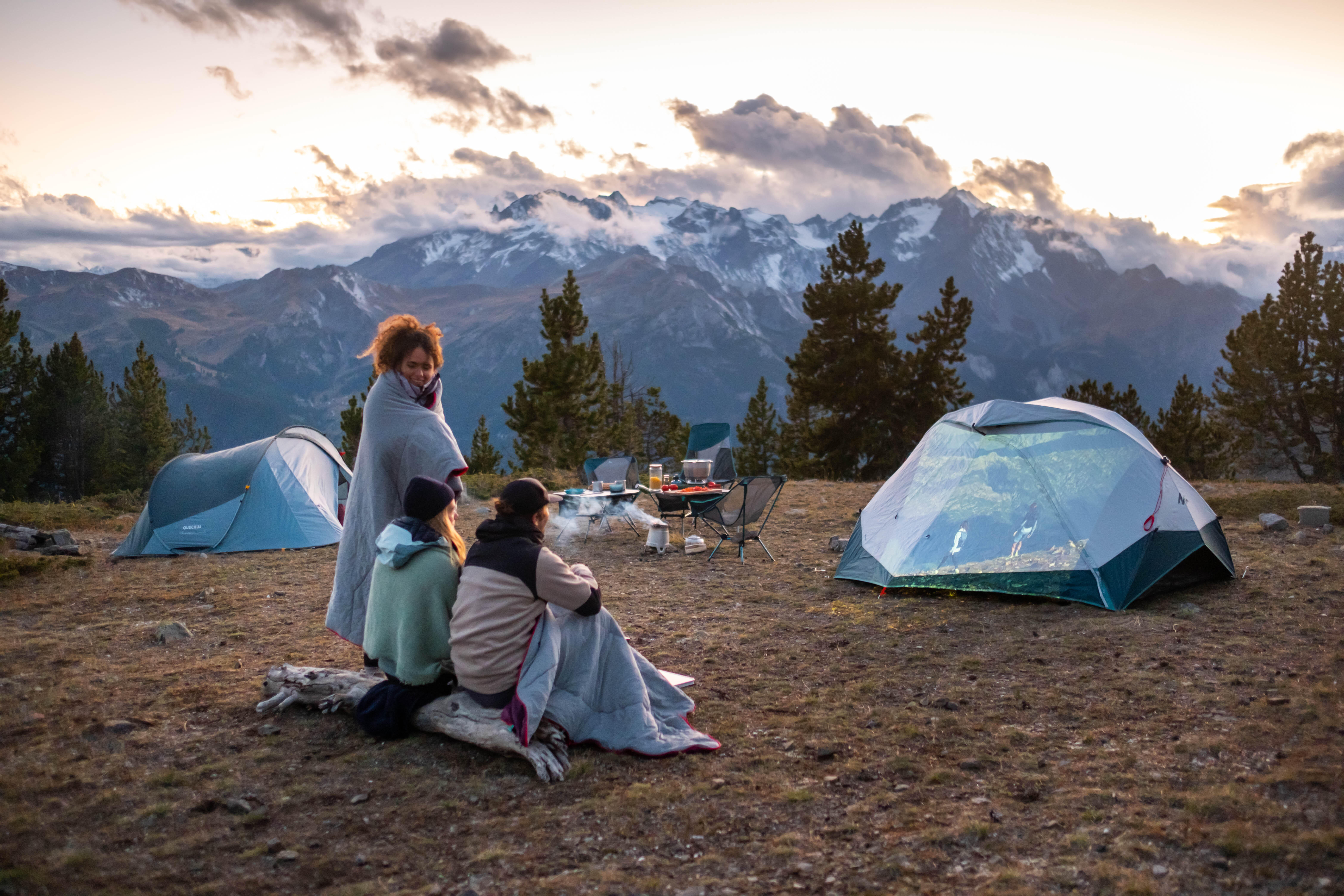 2-person Camping Tent, 2 Seconds Easy Fresh & Black - QUECHUA