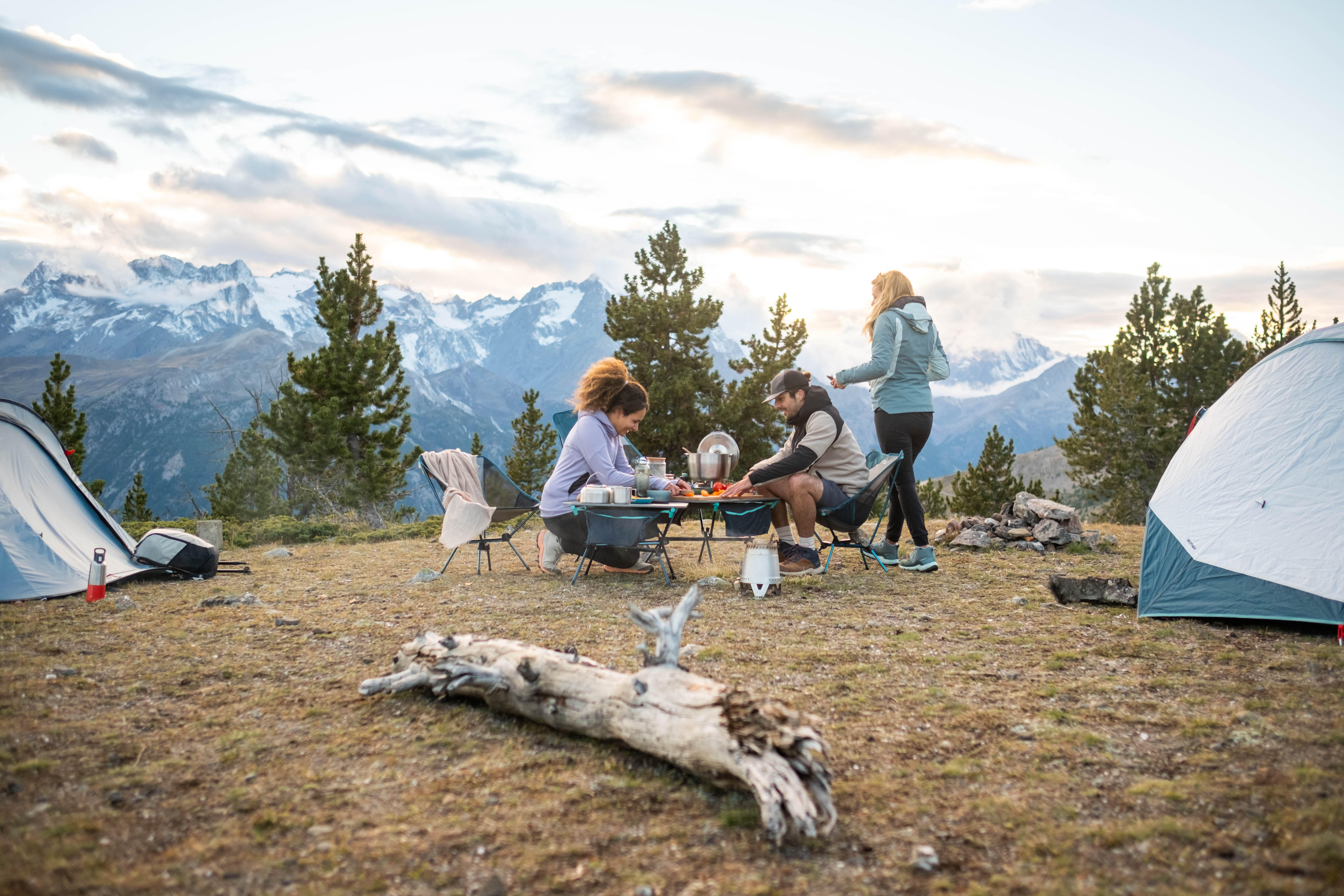 2-person Camping Tent, 2 Seconds Easy Fresh & Black - QUECHUA