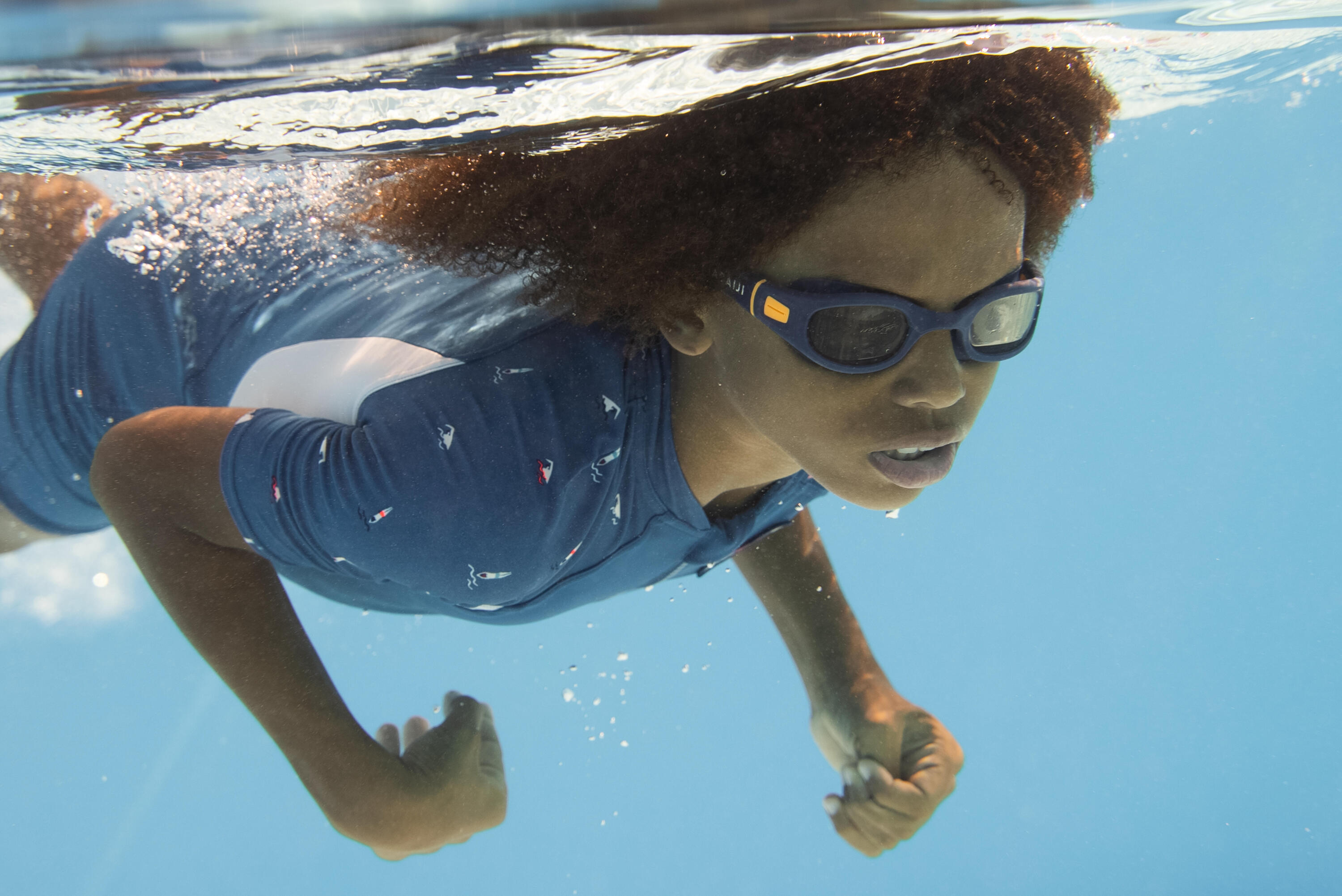 Combinaison short de natation à manches courtes enfant, 100 7/10