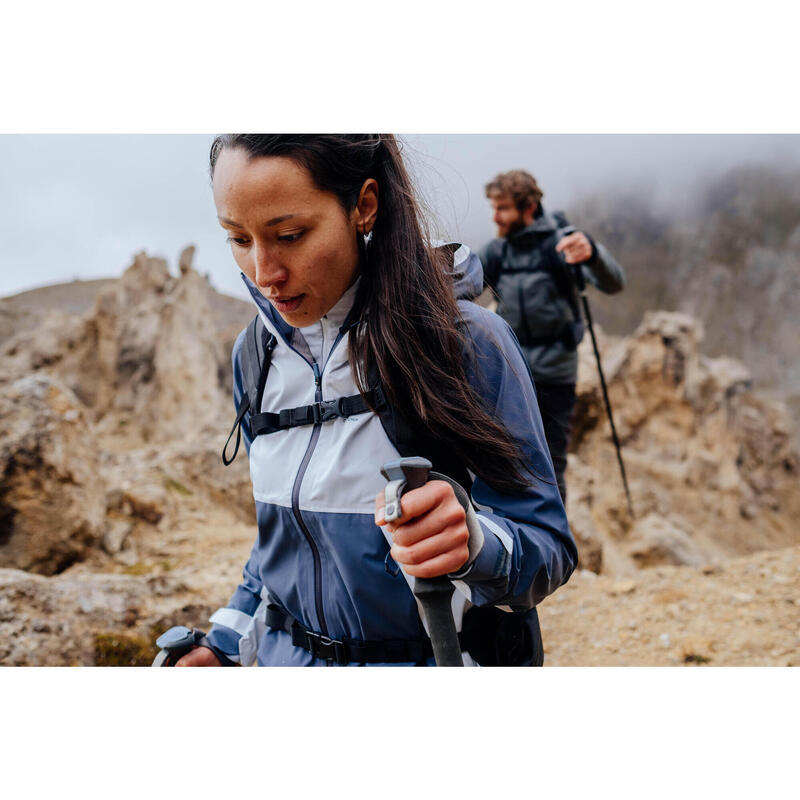 Regenjas voor bergwandelen dames MH500 grijs blauw