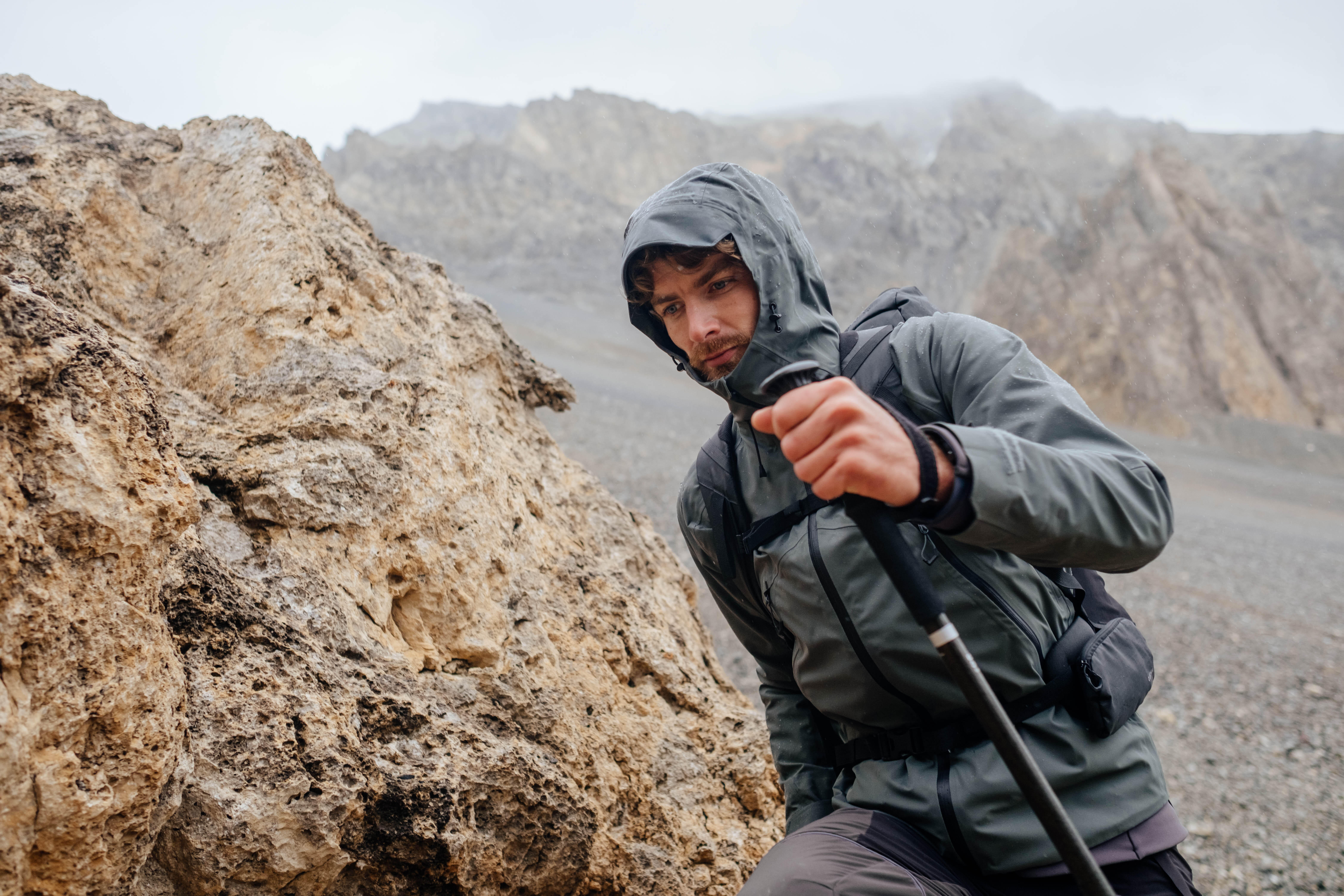 Men’s Waterproof Hiking Jacket – MH 500 - QUECHUA