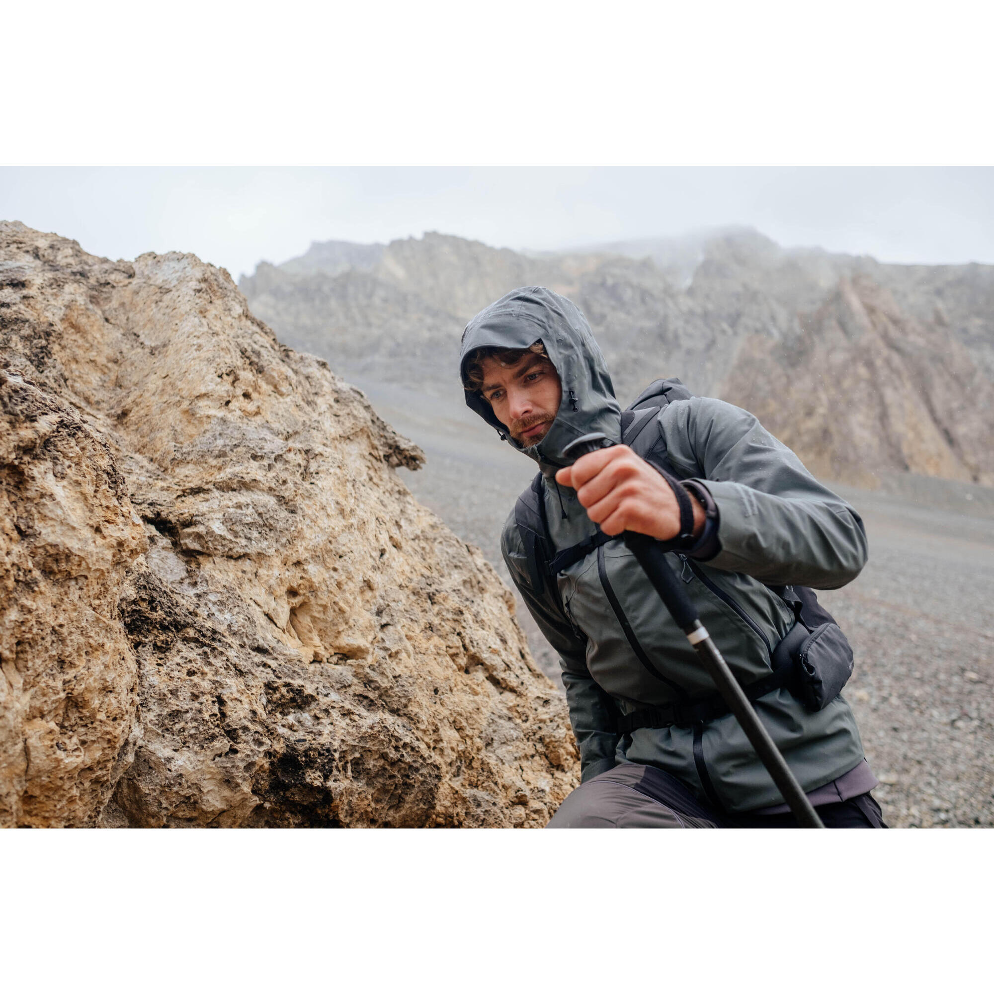 Lightweight waterproof hiking jacket - MH500 - Men