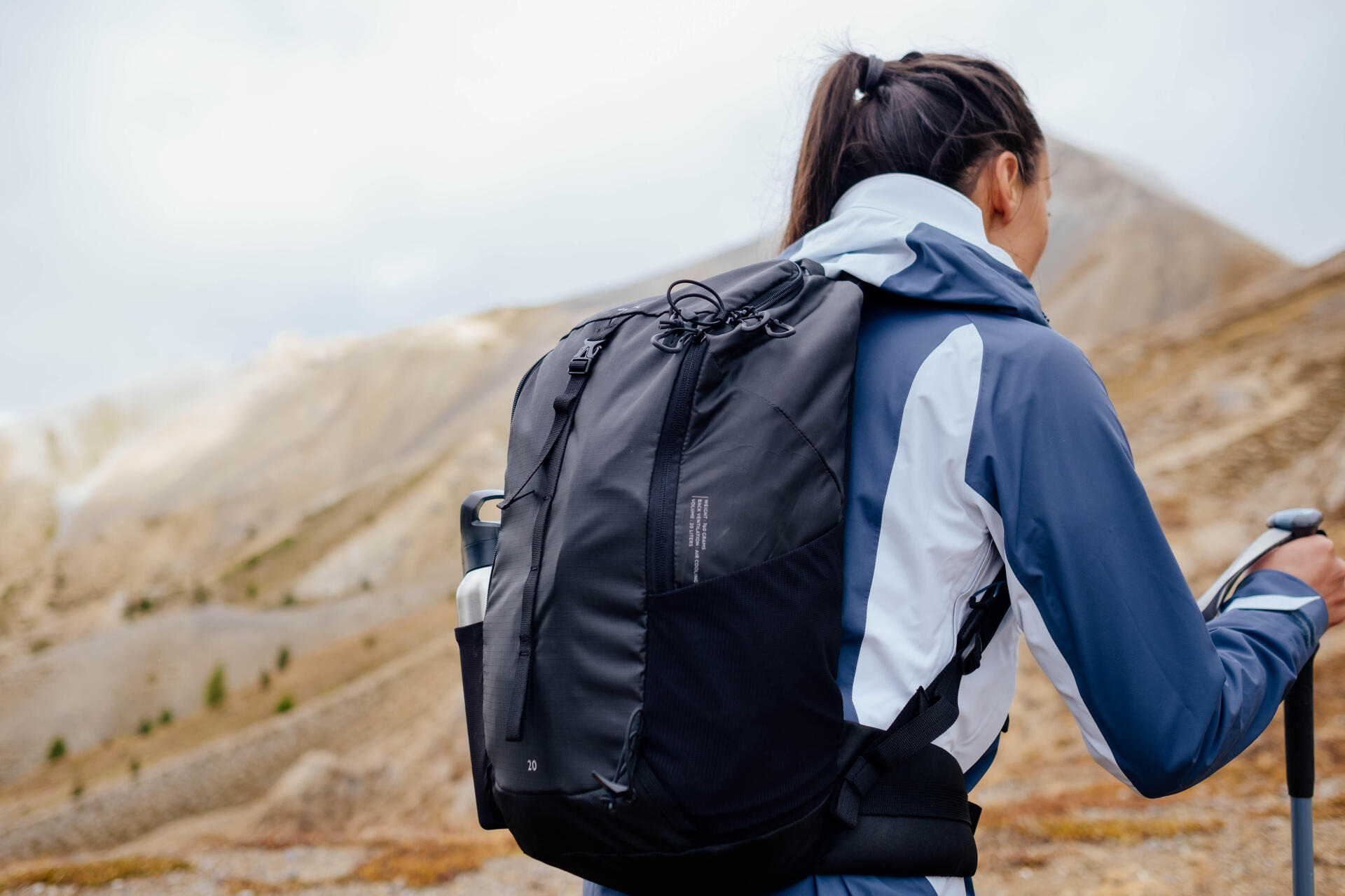 20 L Mountain Hiking Backpack MH100 Black