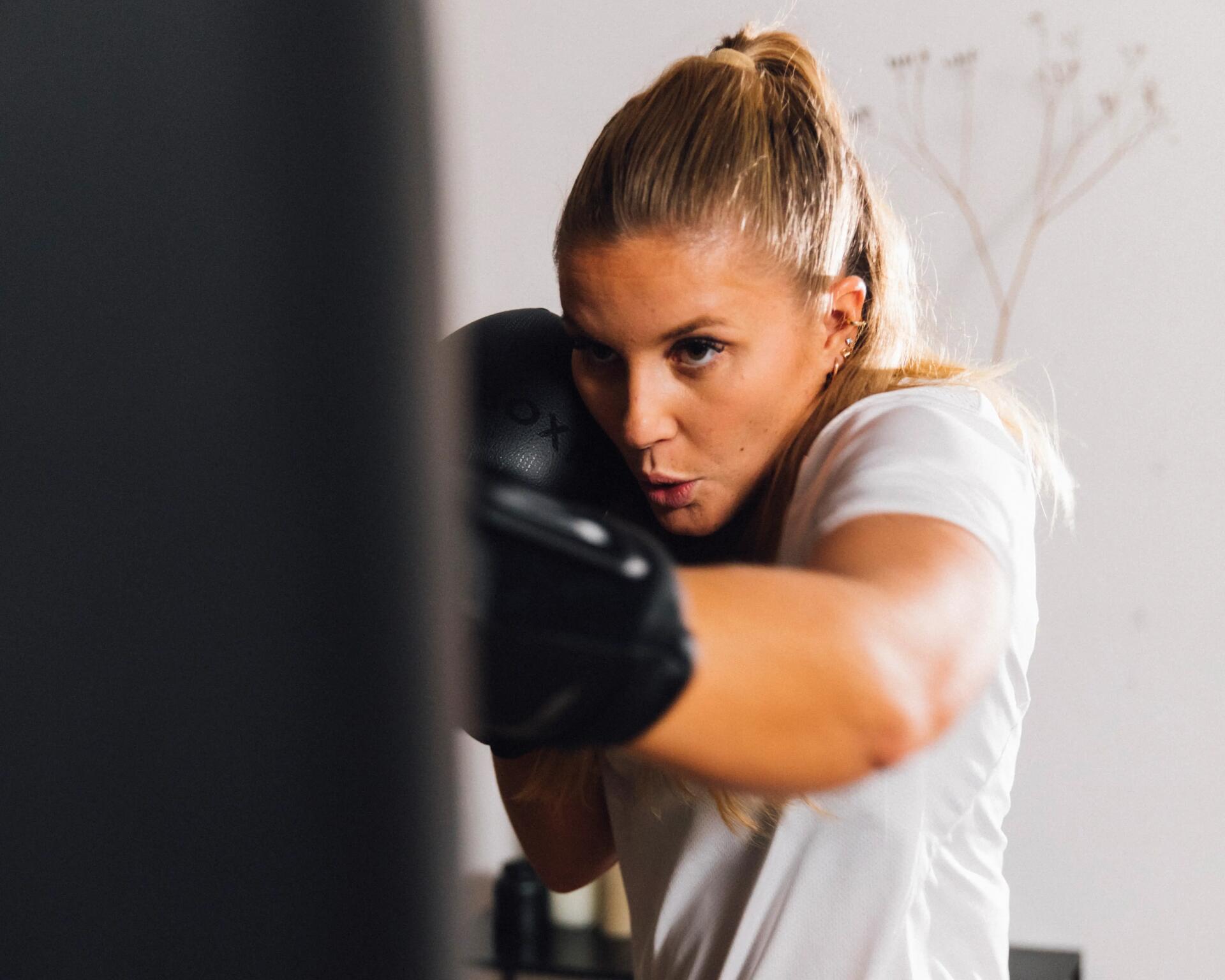 pole punch saco de boxe domyos decathlon boxe outshock