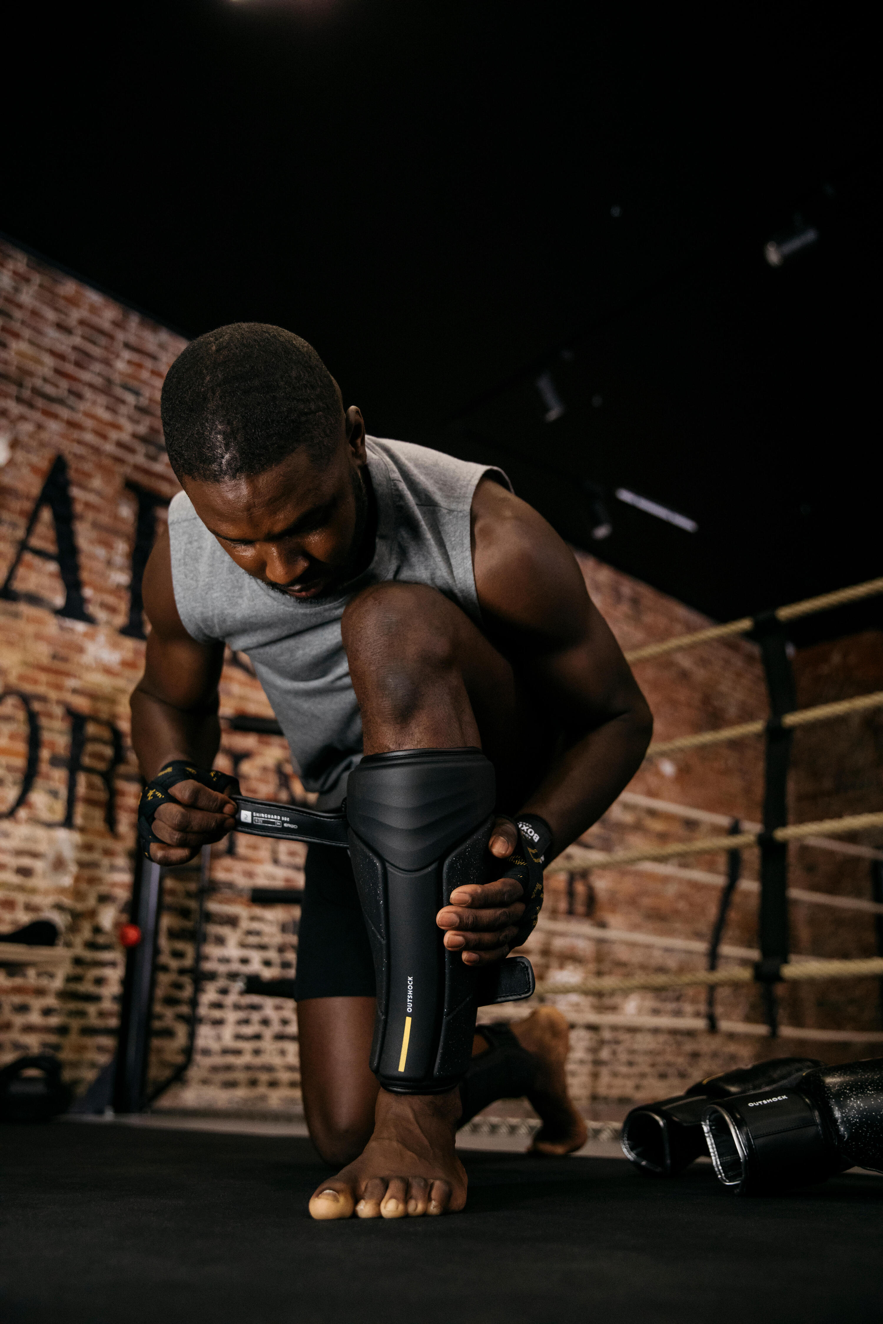 Paratibia adulto boxe 500 ergonomici neri 5/8