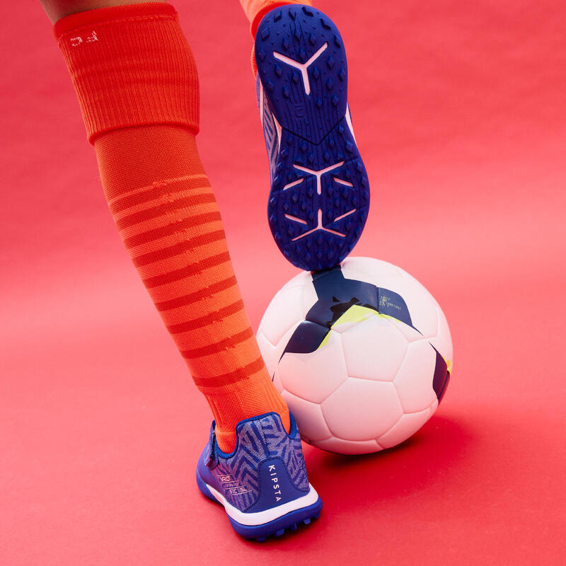 BOTAS DE FÚTBOL NIÑO TIRA AUTOADHERENTE VIRALTO I EASY TURF TF NARANJA Y AZUL