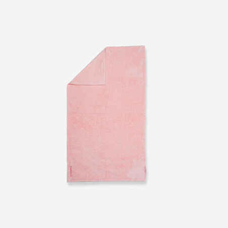 Svetlo rožnata mehka brisača iz mikrovlaken (XL, 110 cm x 175 cm)