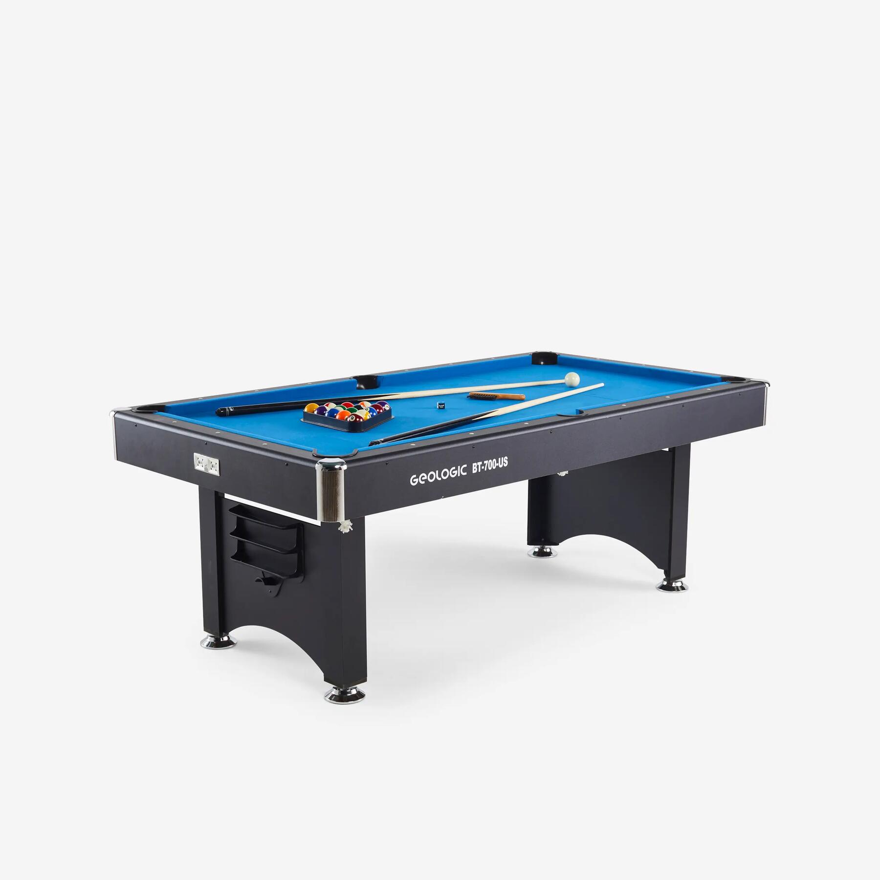 Mesa de bilhar com uma seleção de bolas jogo snooker bilhar