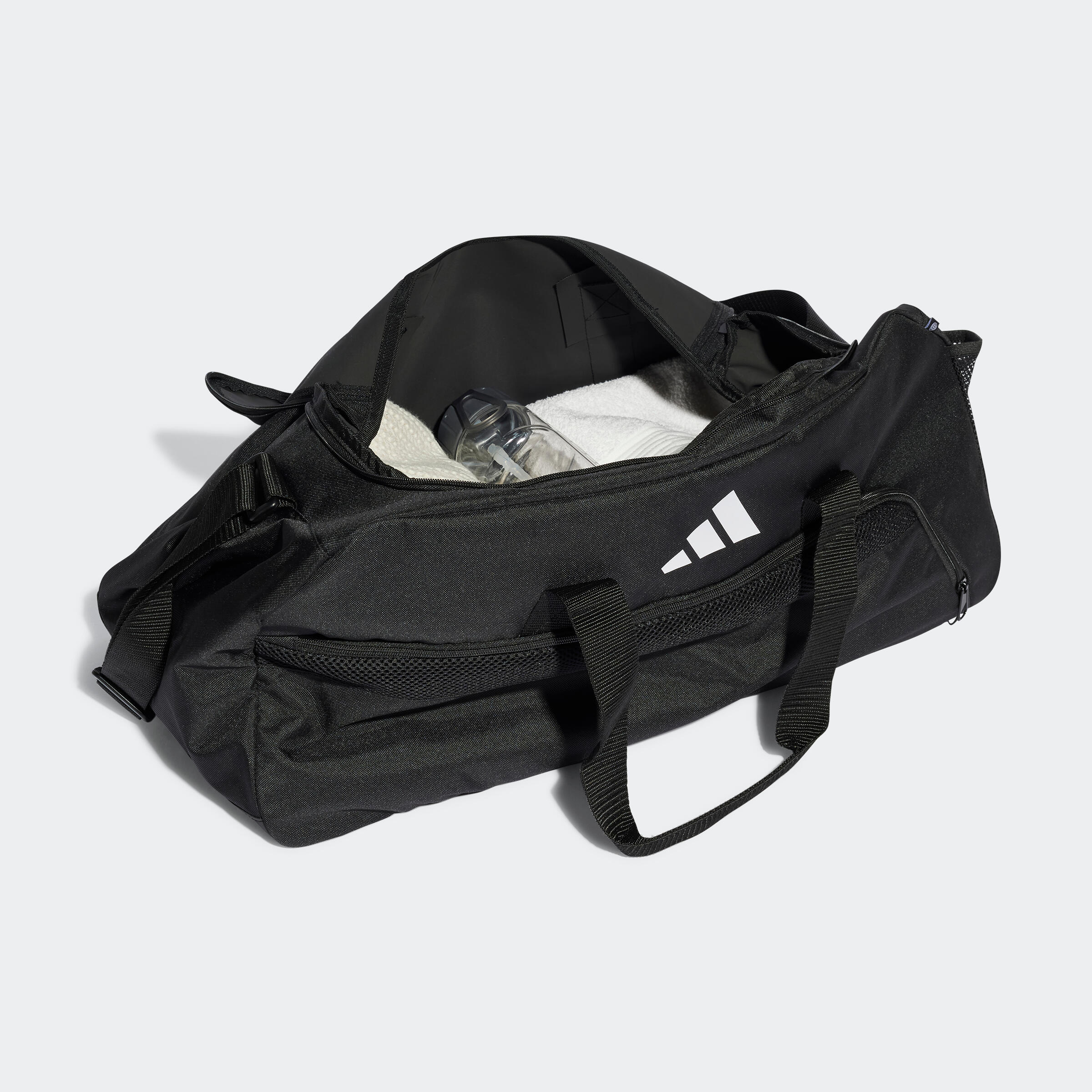 TIRO M sports bag black (39L)