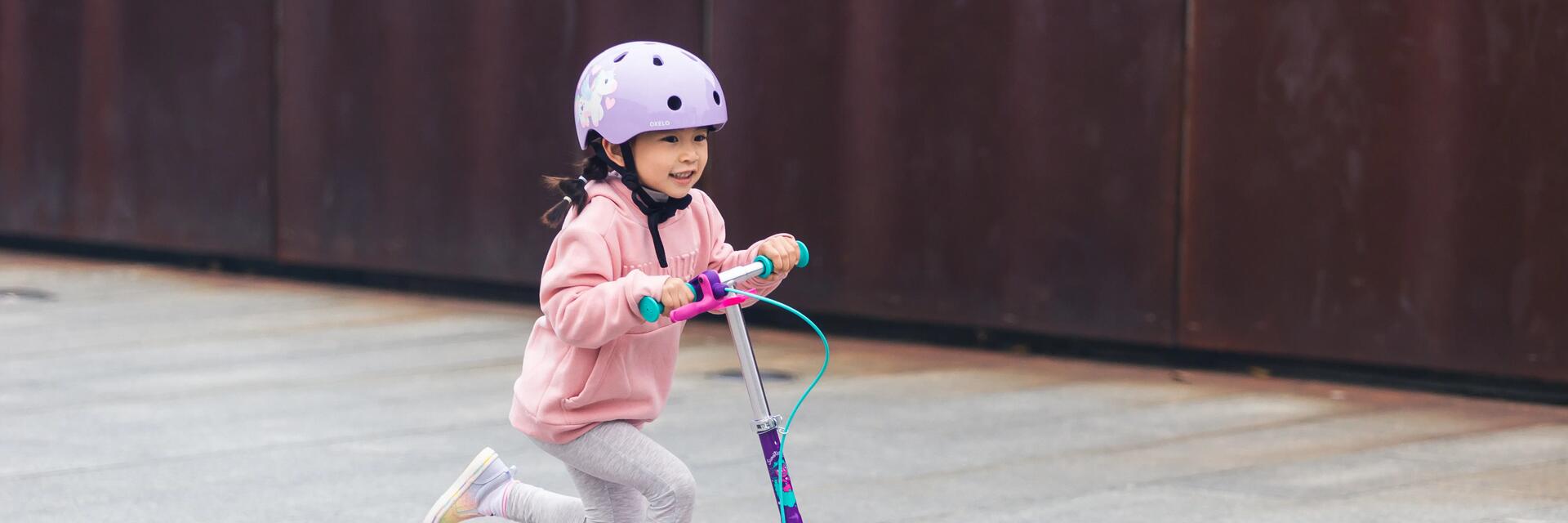 apprendre la trottinette enfant