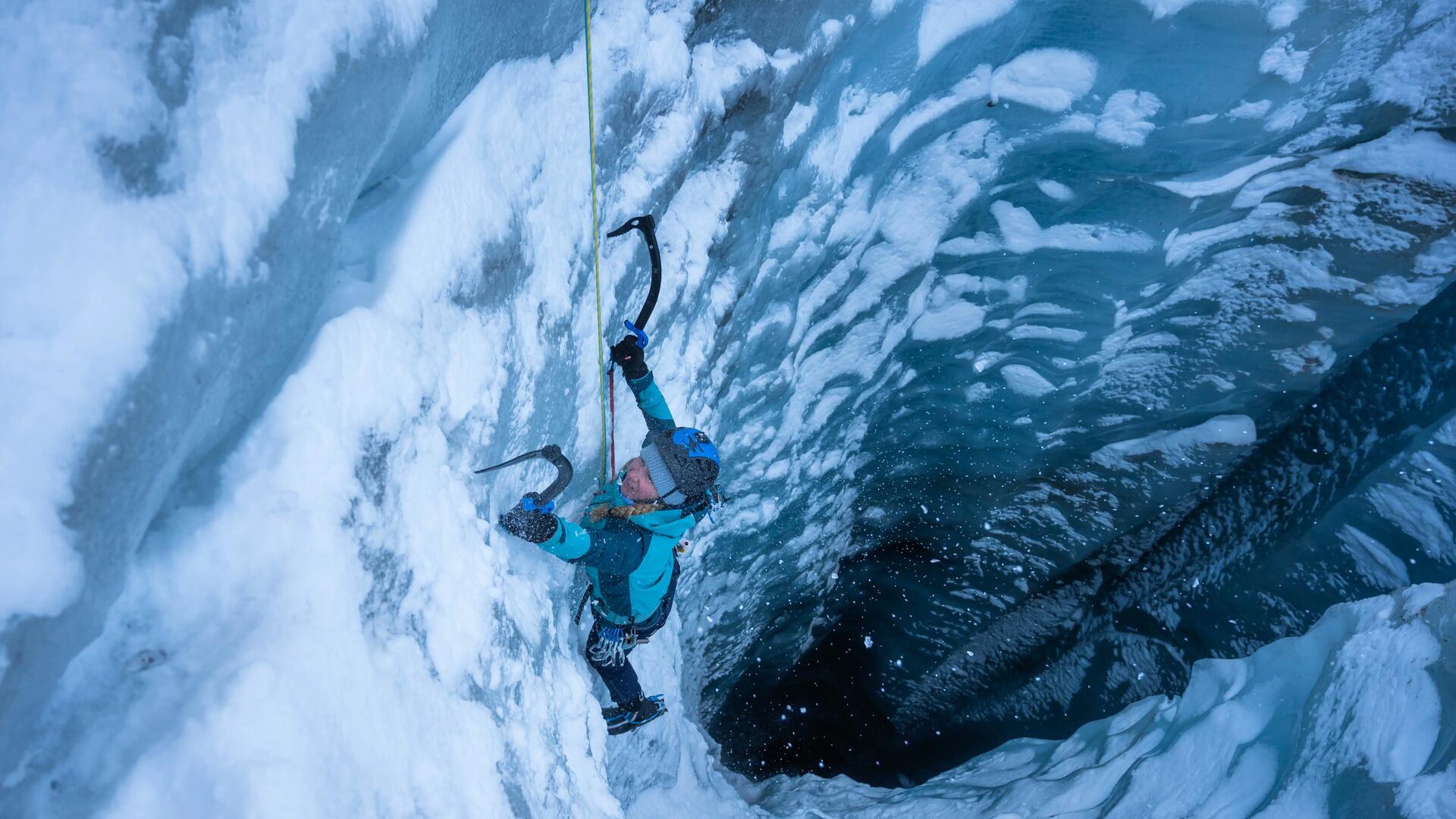 Auch Eishöhlen bieten sich zum Caving an