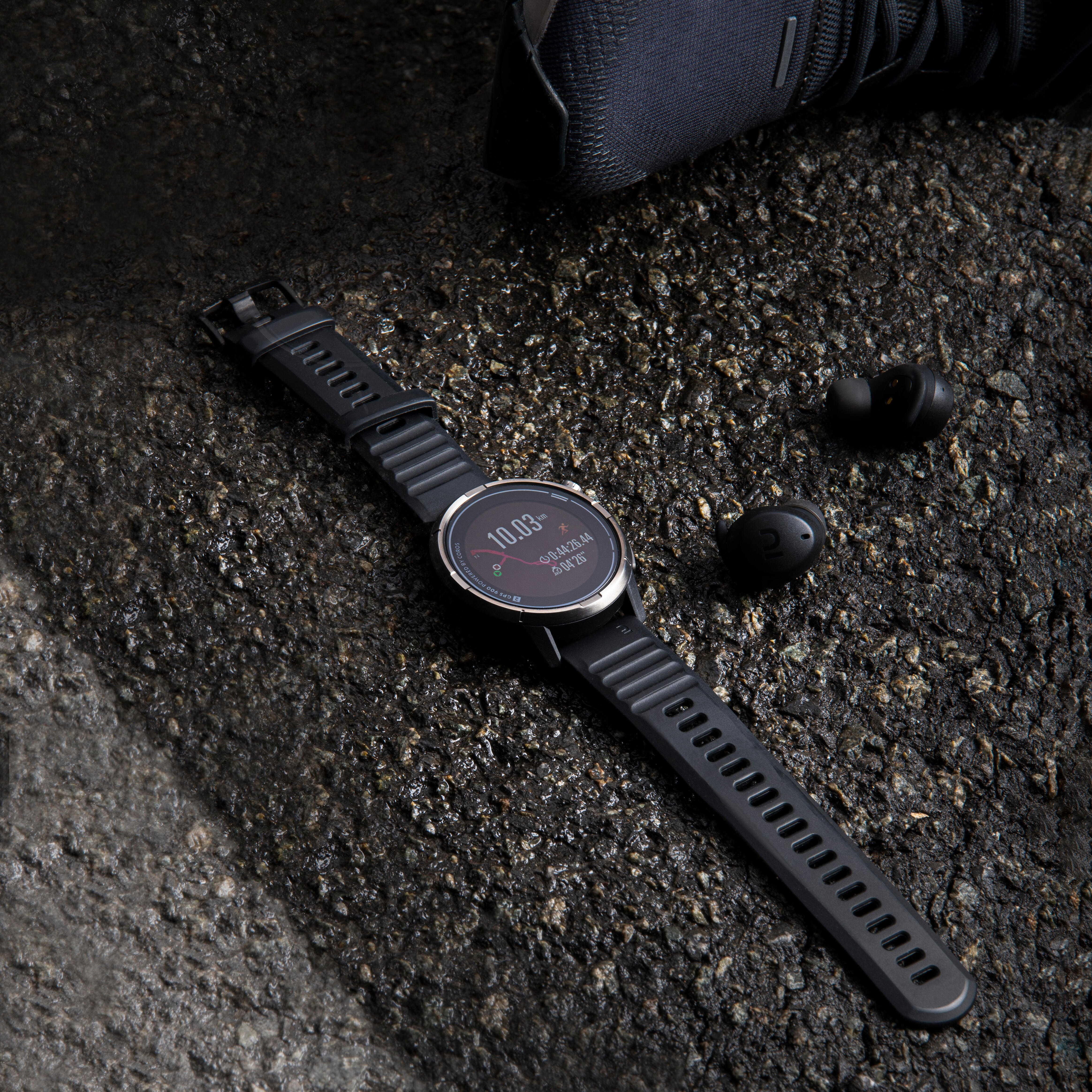 900 gps connected watch by coros black