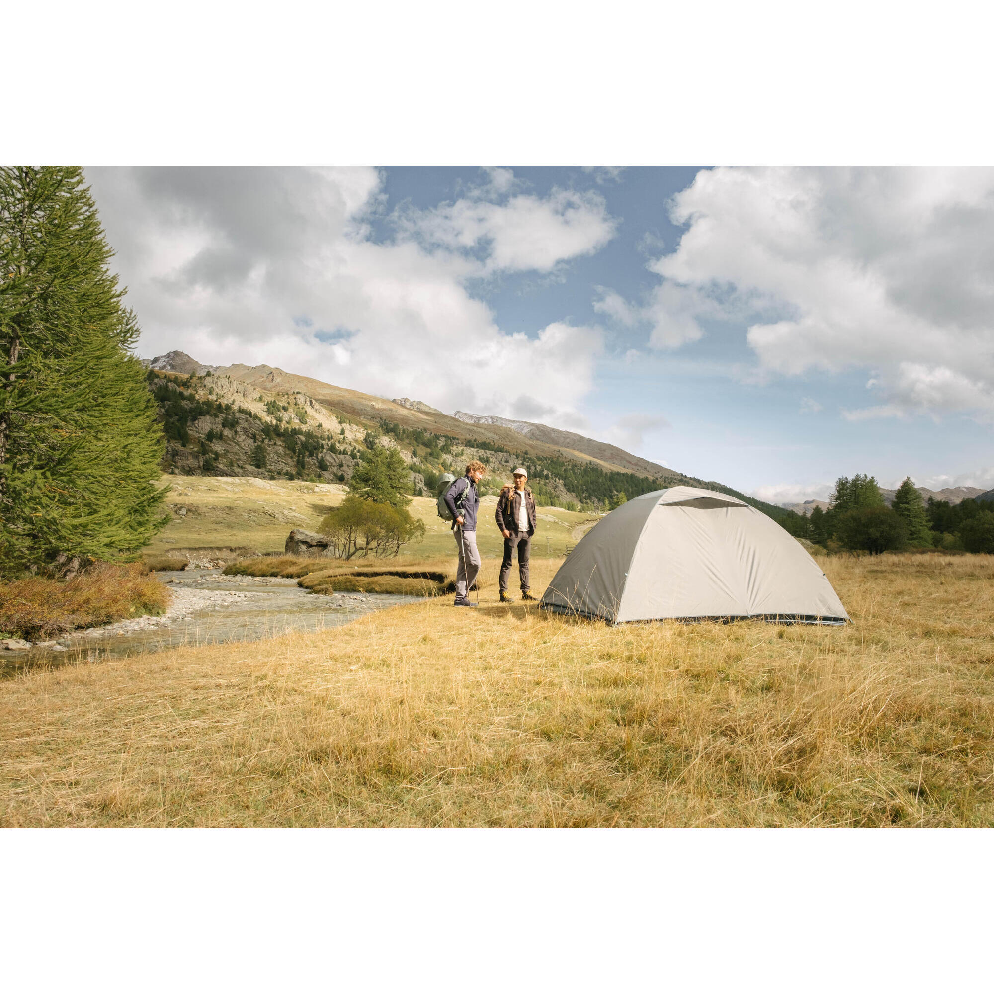 Camping tent - MH100 - sleeps 4