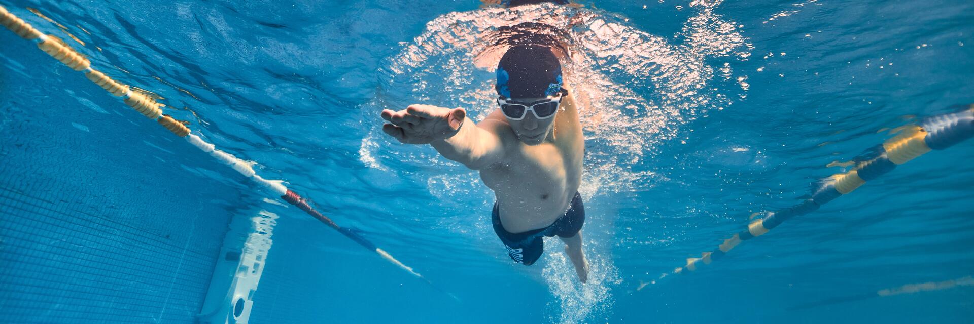 ¿Quieres nadar como pez en el agua? Aquí 9 consejos para nadar bien