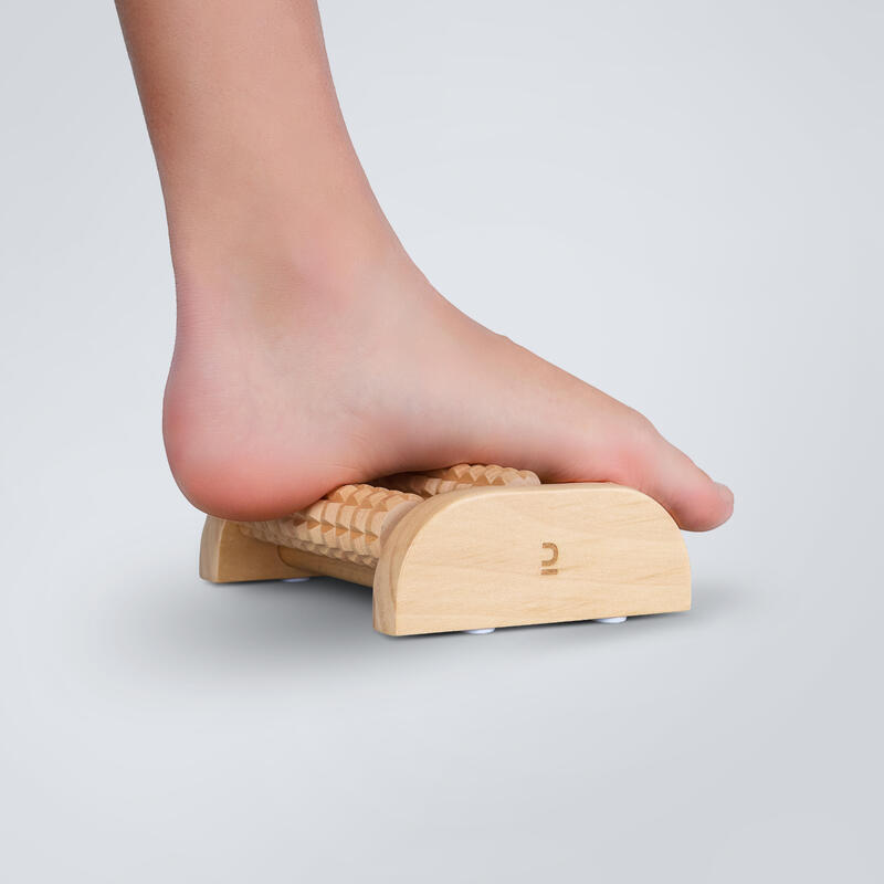Fußmassagegerät aus Holz 
