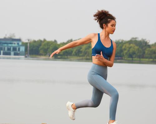 Die richtige Wahl der Bekleidung für das Cardiotraining für Damen