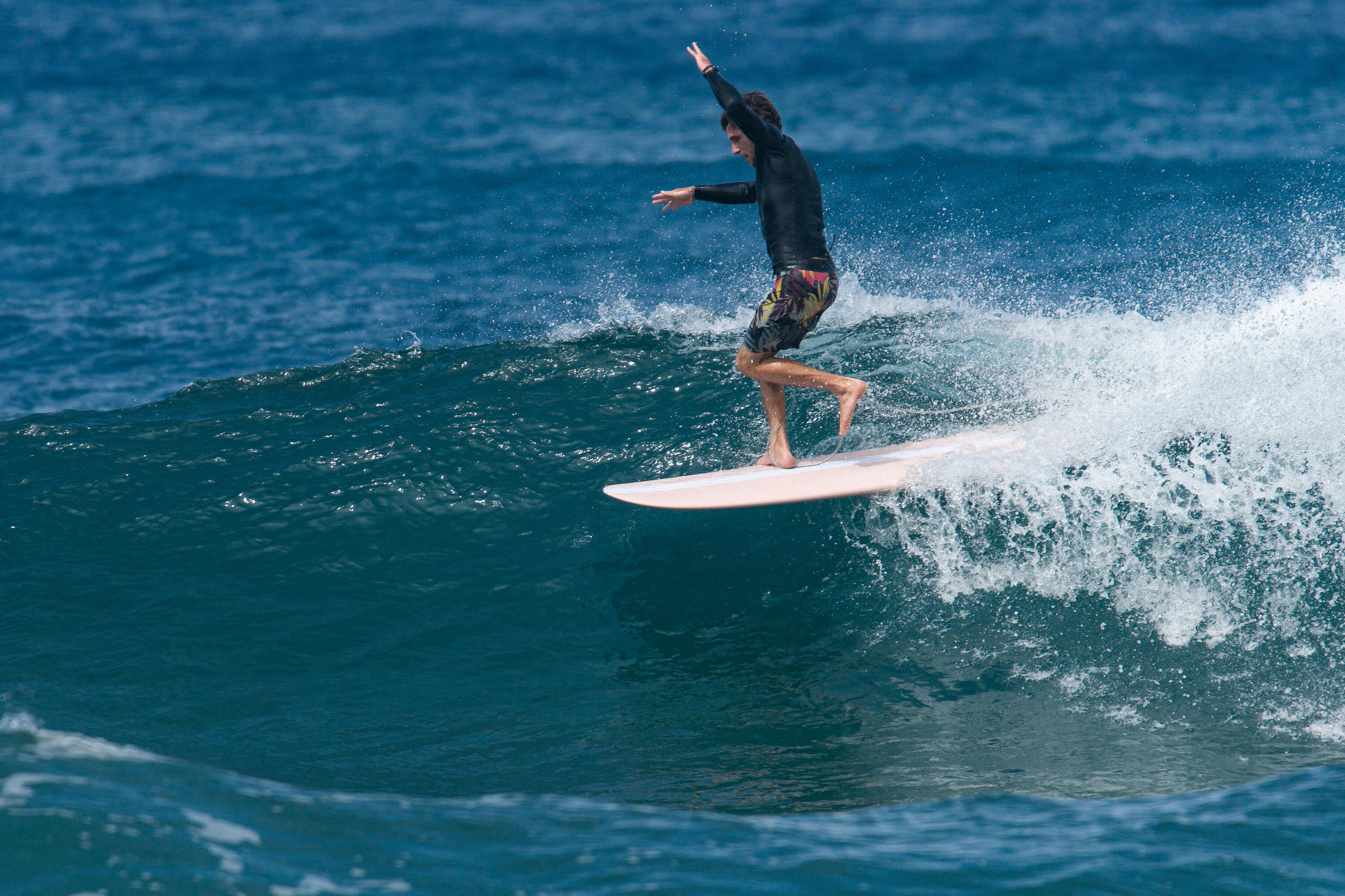 Prancha de Surf LONGBOARD 900 9'4" 74 L. Inclui 1 quilha de 10". 18/20
