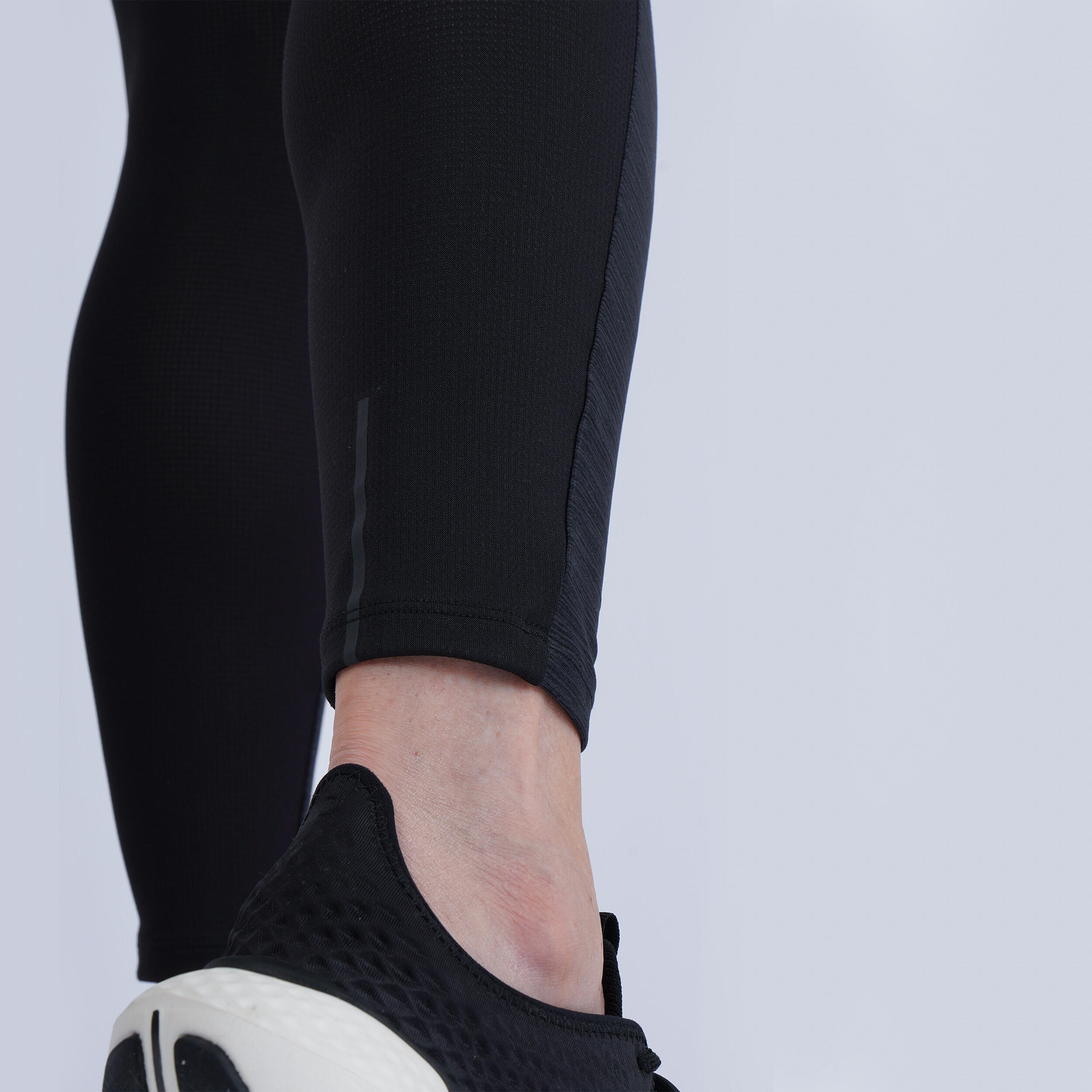 Women's Breathable Running Leggings KIPRUN Run 500 Dry-mottled black 3/8