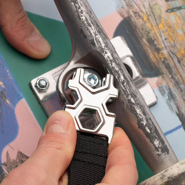 Rolltop Skateboard Backpack with BuiltIn Skateboard Tool BP500