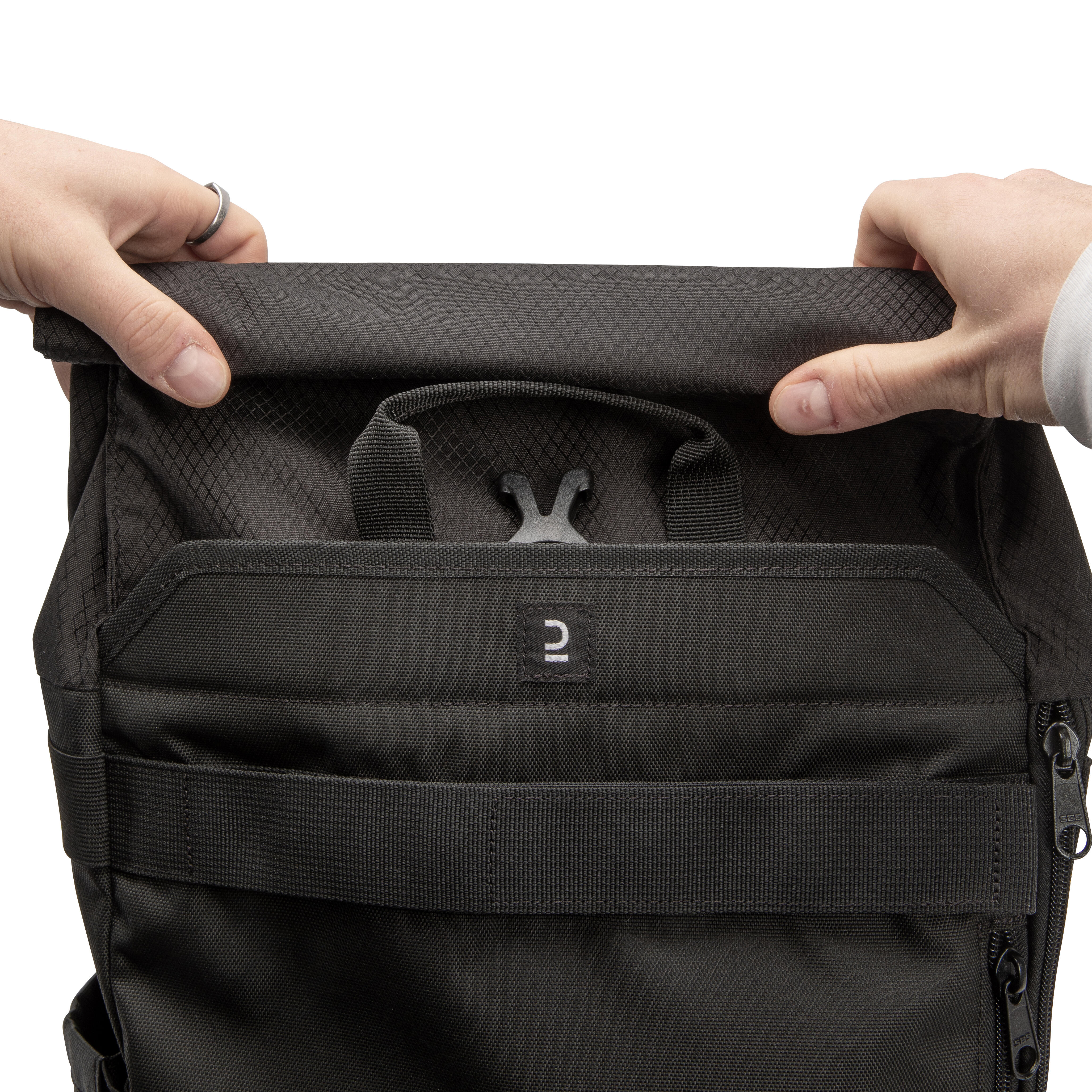 MOCHILA DE SKATE ROLLTOP BP500 COM FERRAMENTA INTEGRADA PARA SKATE