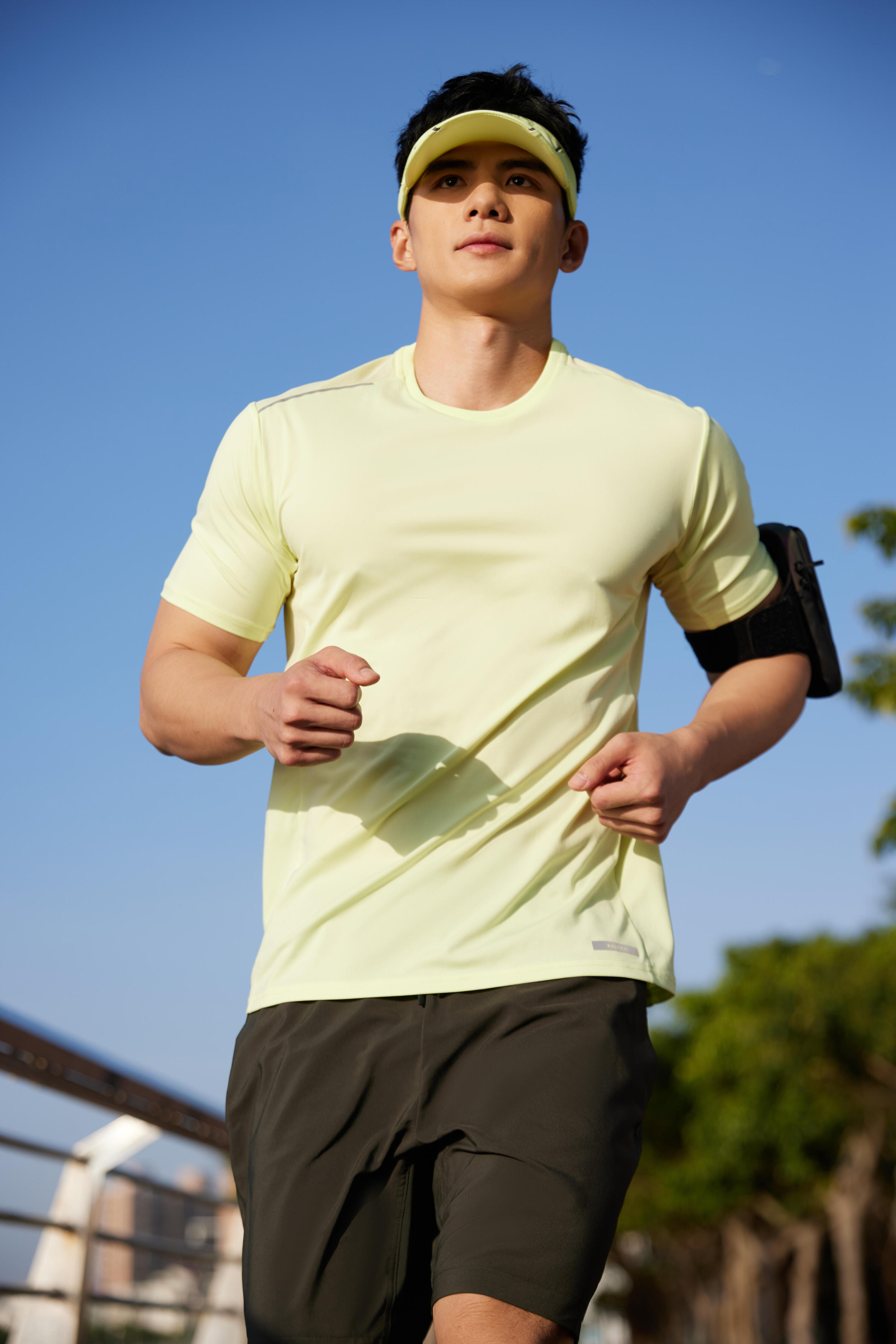 Braçadeira de Telemóvel para Corrida Adulto - KIPRUN Multibolsos Preto 11/14