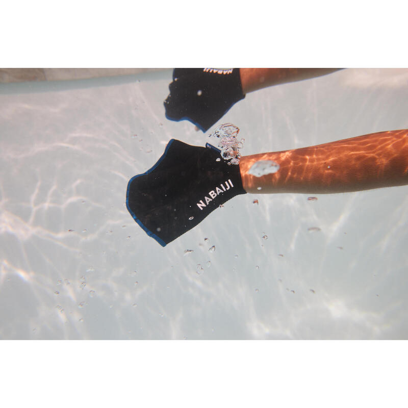 Neopreen handschoenen met vliezen voor aquagym en aquafitness zwart blauw