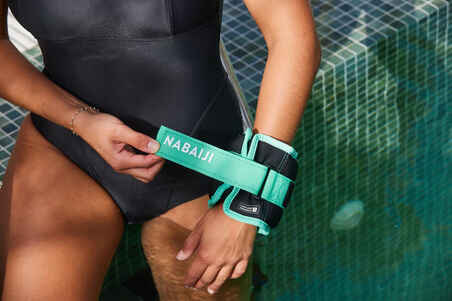 Aquafitness weighted wristbands with buckle light green. 2*0.5 KG