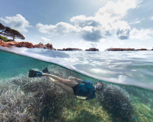 It Takes 2,700 Liters of Water to Make a T-Shirt