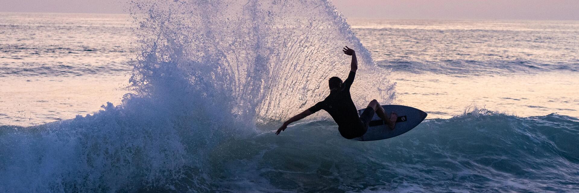 Skimboard-action-shorebreak-radbug