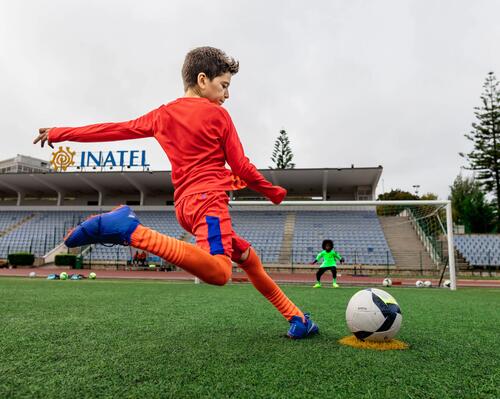aider mon enfant à choisir ses chaussures de football