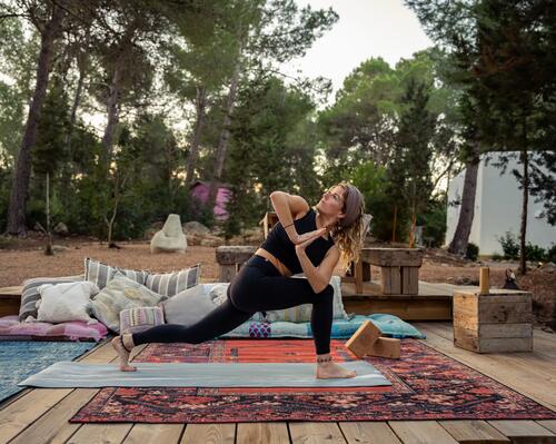 Les 5 bienfaits du yoga qui donnent vraiment envie de s'y mettre - La Libre