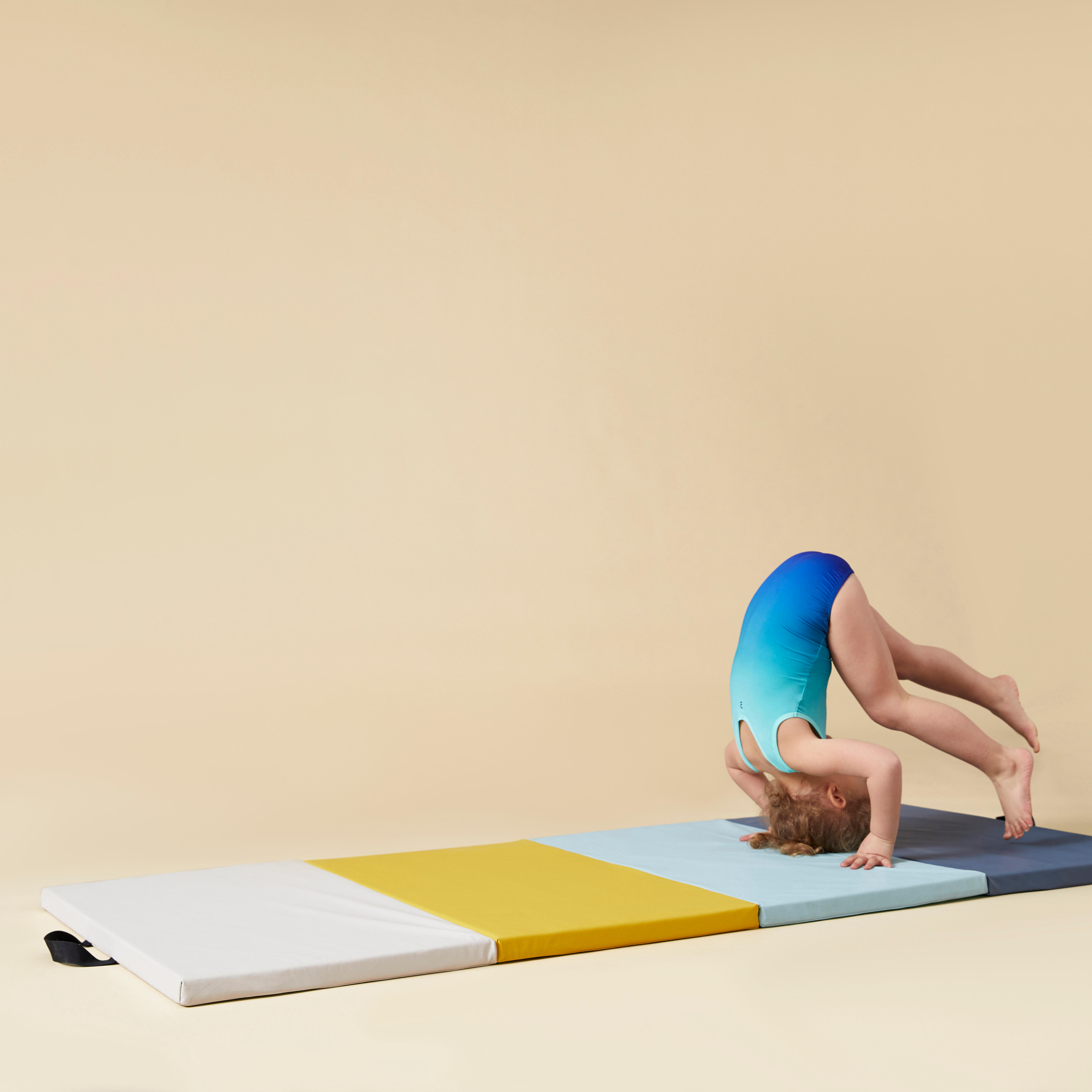 CCLIFE Tapis de gymnastique - Pliable - Pour la maison - Tapis de  gymnastique - Antidérapant - 200 x 100 x 5 cm - Bleu - Couleur : bleu :  : Sports et Loisirs