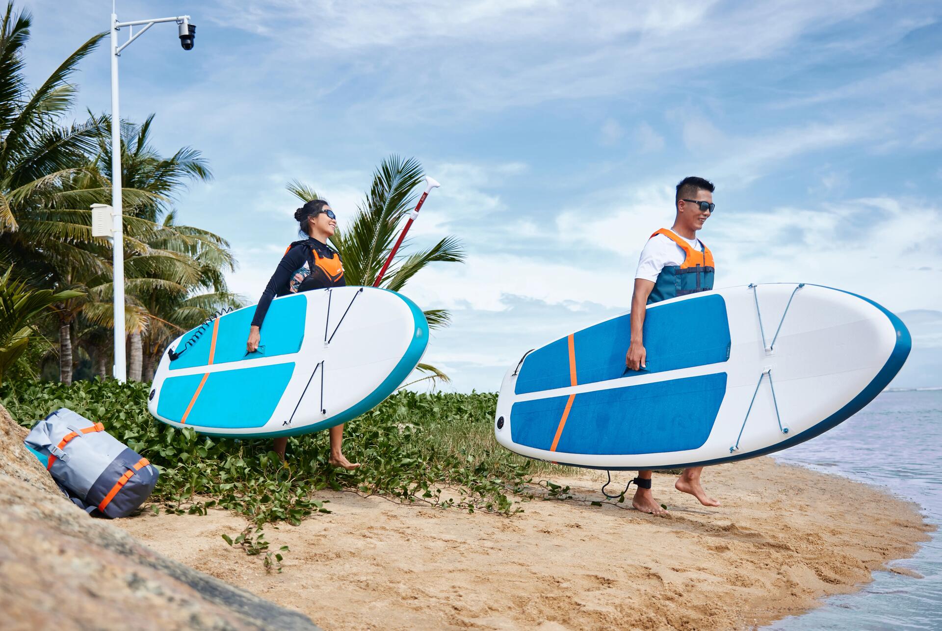 Sup Board คือกระดานขนาดใหญ่ที่สามารถยืนพายบนผิวน้ำได้ โดยใช้ไม้พายในการเคลื่อนที่