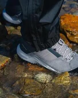 Męskie wodoodporne turystyczne buty górskie MH500 mid - szare