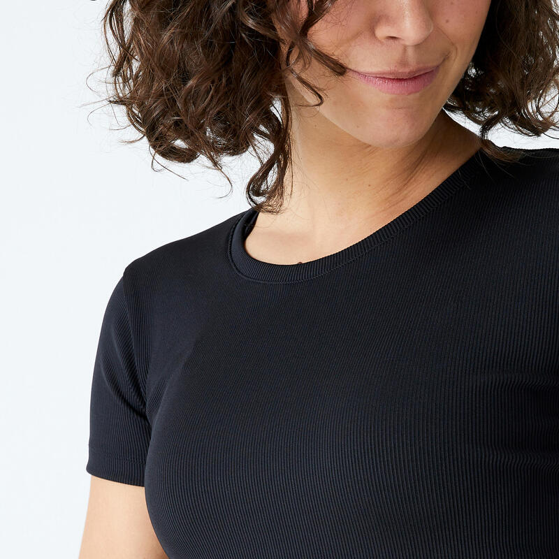 Dámské fitness tričko Crop Top s krátkým rukávem černé