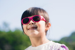 Очки солнцезащитные для походов детские mh k100 (2–4 лет) категория 3 QUECHUA