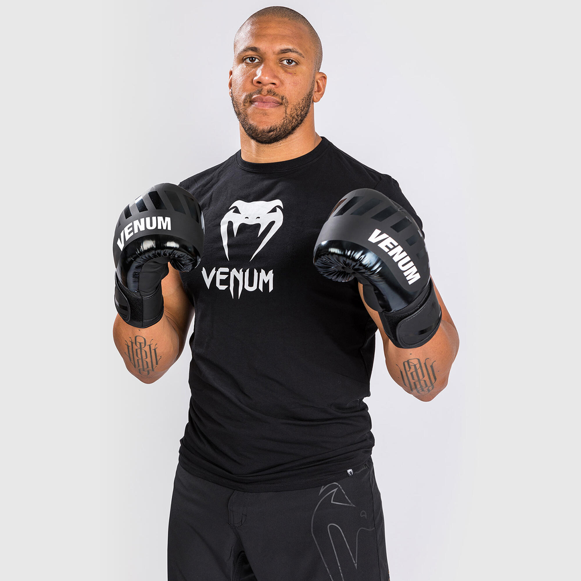 VENUM Boxerské rukavice Challenger 3.0 čierne 10 oz · záber 7