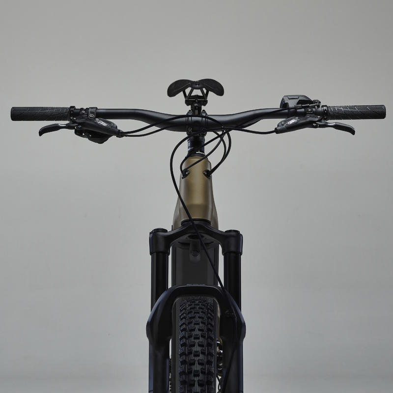 Velo vtt electrique tout suspendu 29 stilus e all mountain ocre pour les clubs et collectivites Decathlon Pro