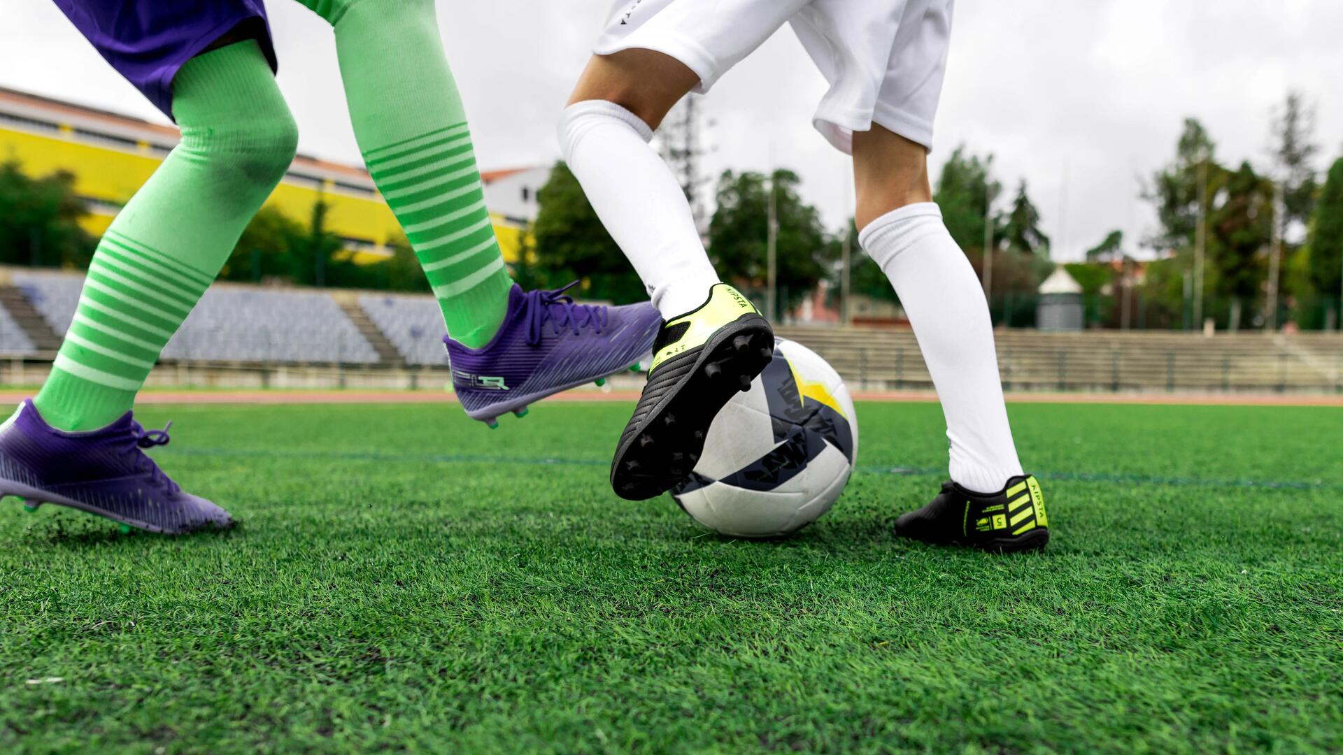 Comment aider mon enfant à choisir ses chaussures de football ?
