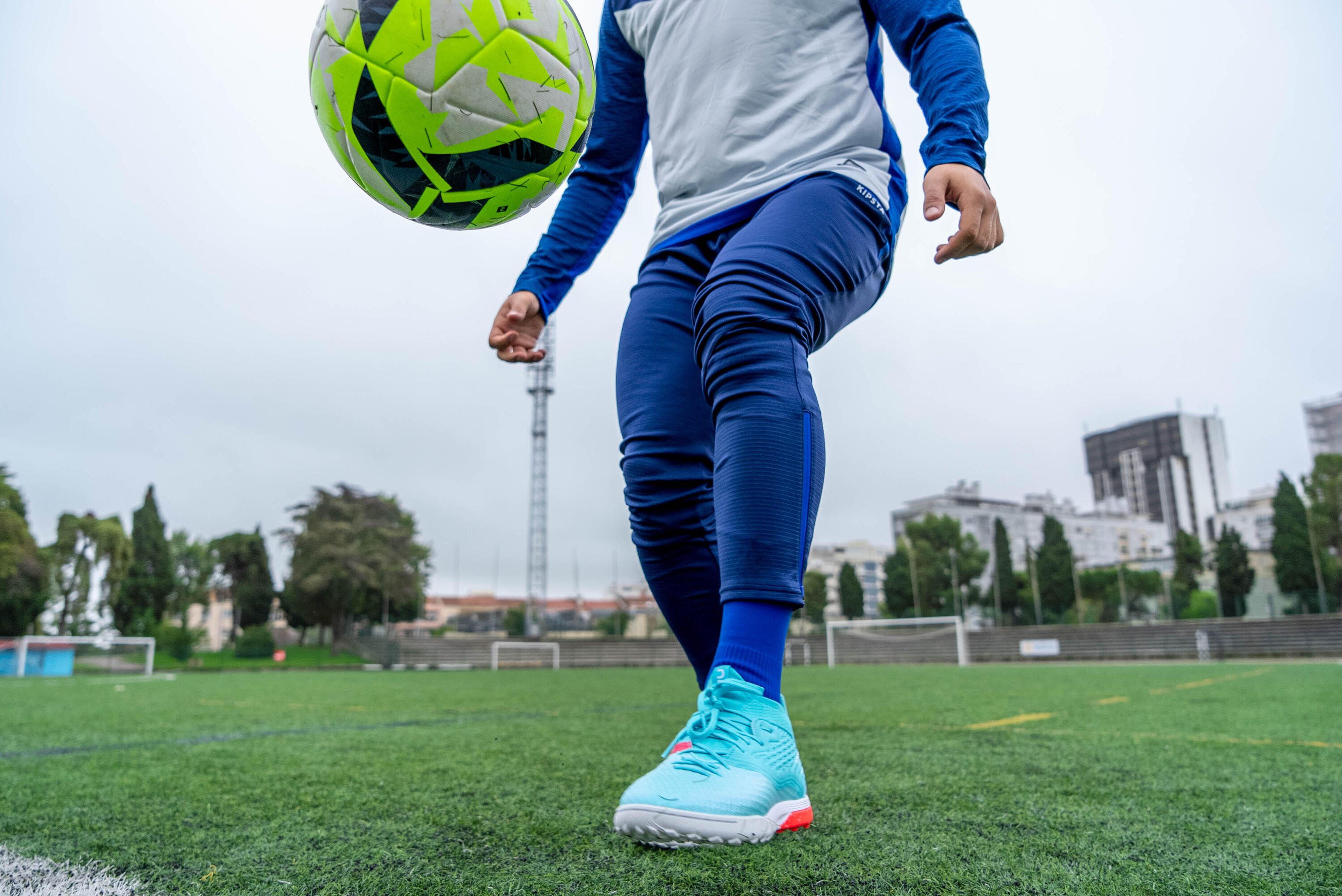 Pantalón de fútbol adulto CLR marino y azul 8/11