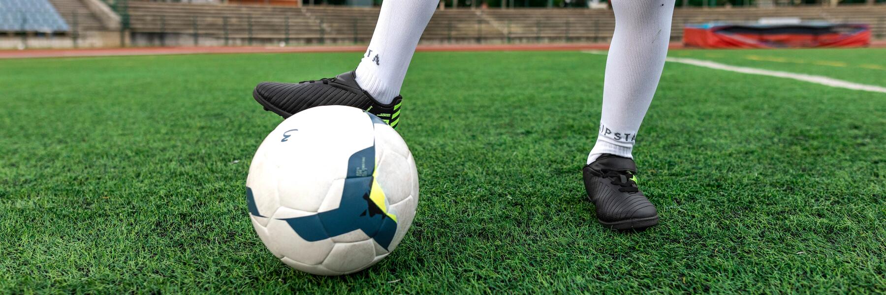 Hogyan kell megfelelően tisztítani és karbantartani a futballcipőinket?