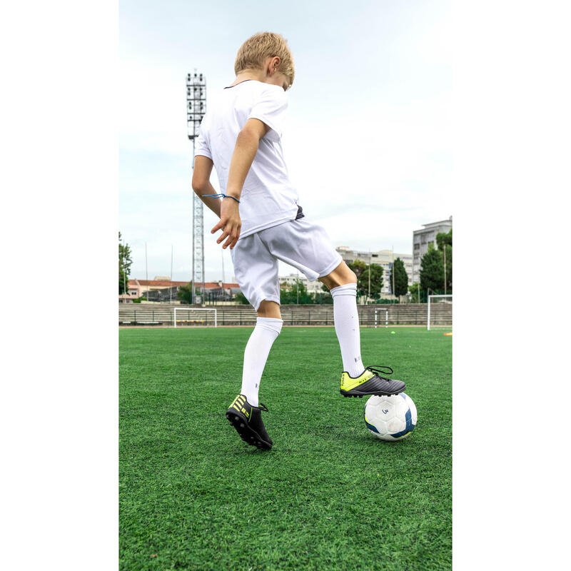 Dětské fotbalové kraťasy Essential bílé 