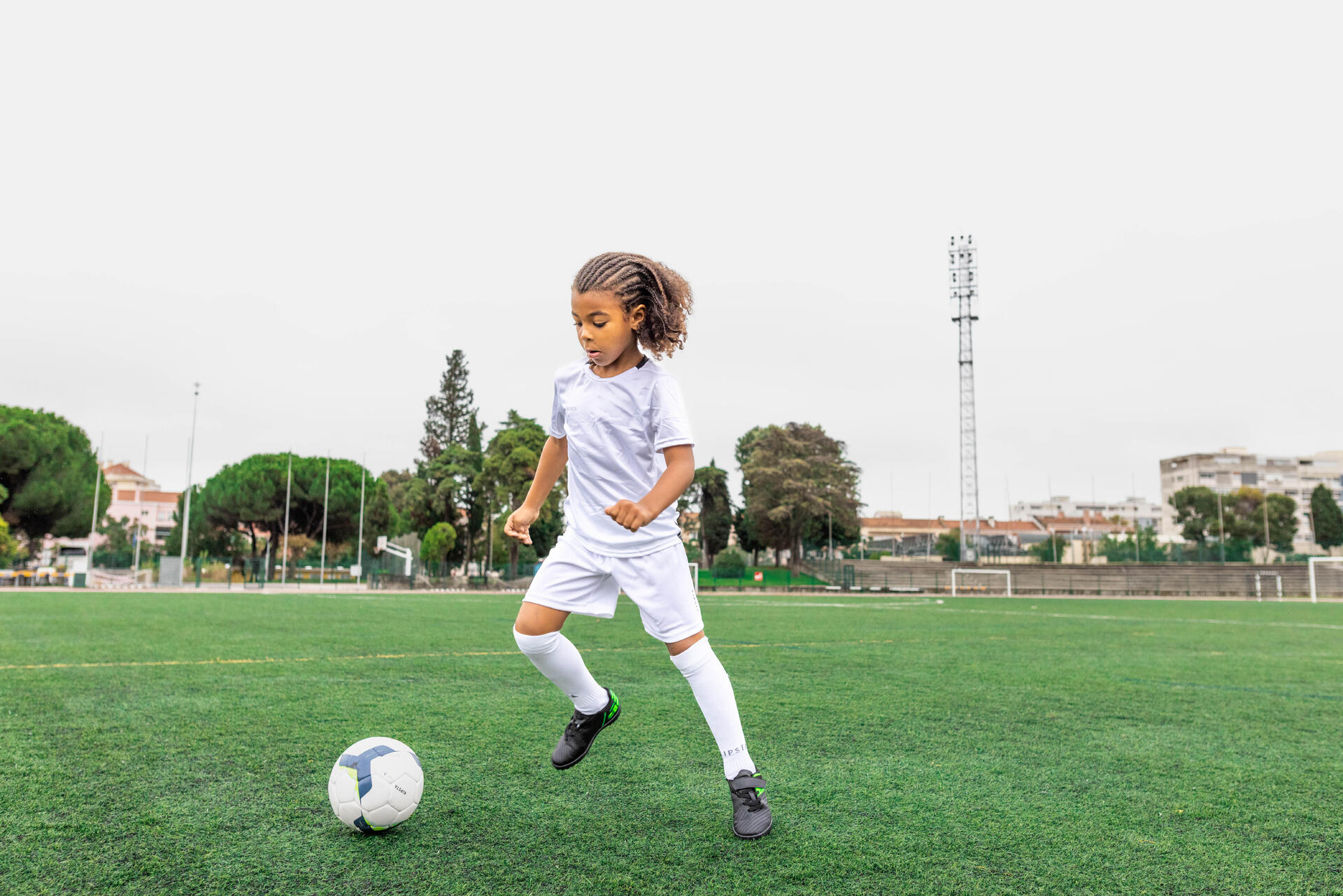 Kids' Football Shorts F100 - White