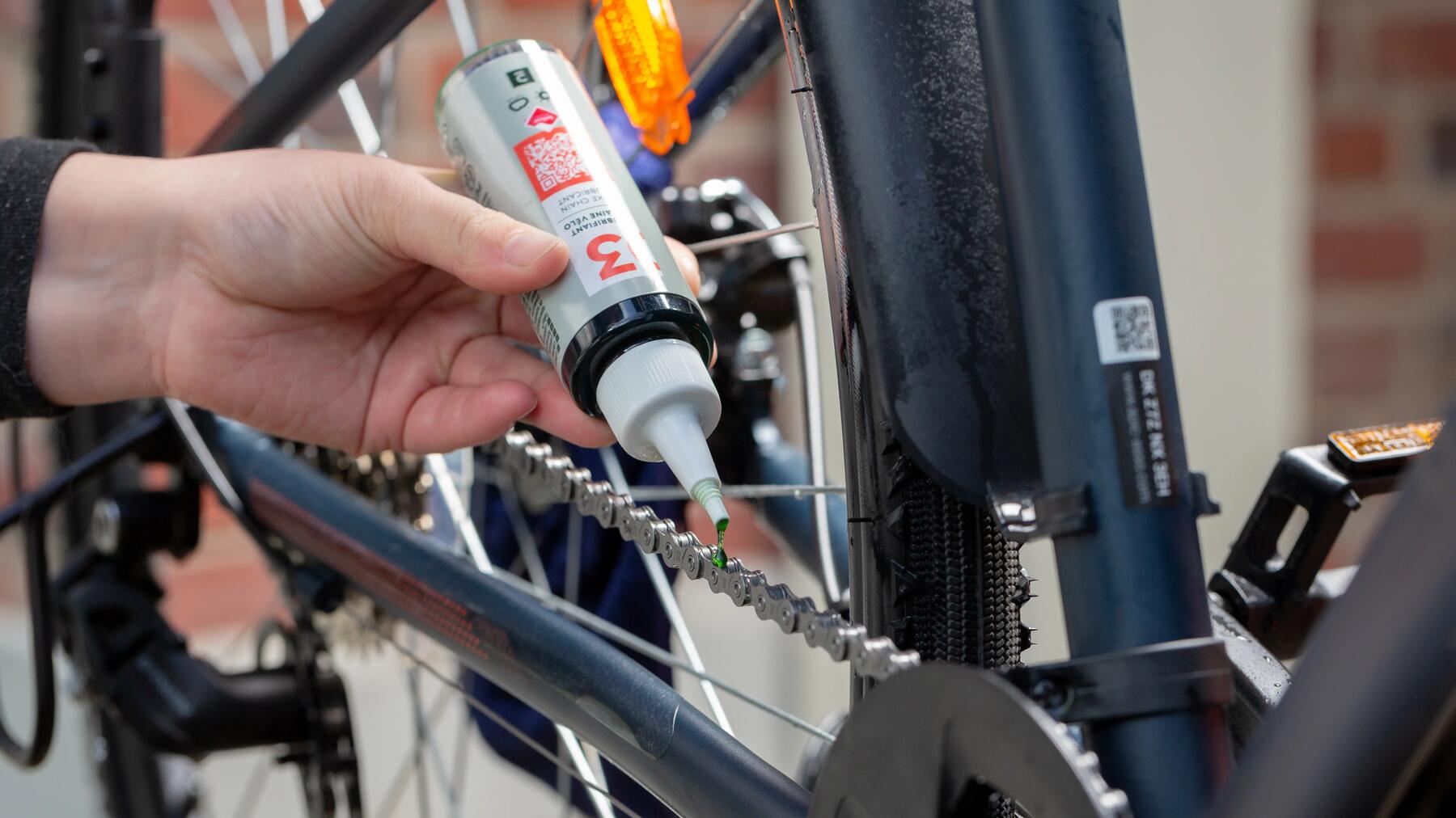 Erfahre hier, wie du herausfindest, ob es sich bei deiner Fahrradkette um einen Verschleiß handelt!