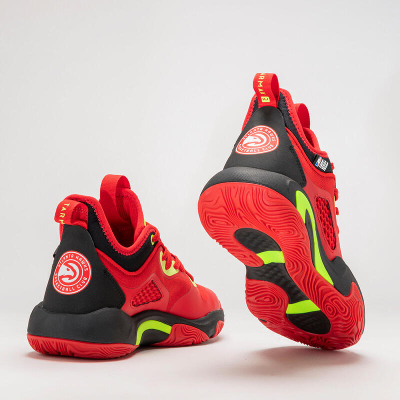 Dětské basketbalové boty SE900 Mini Me NBA Hawks červené